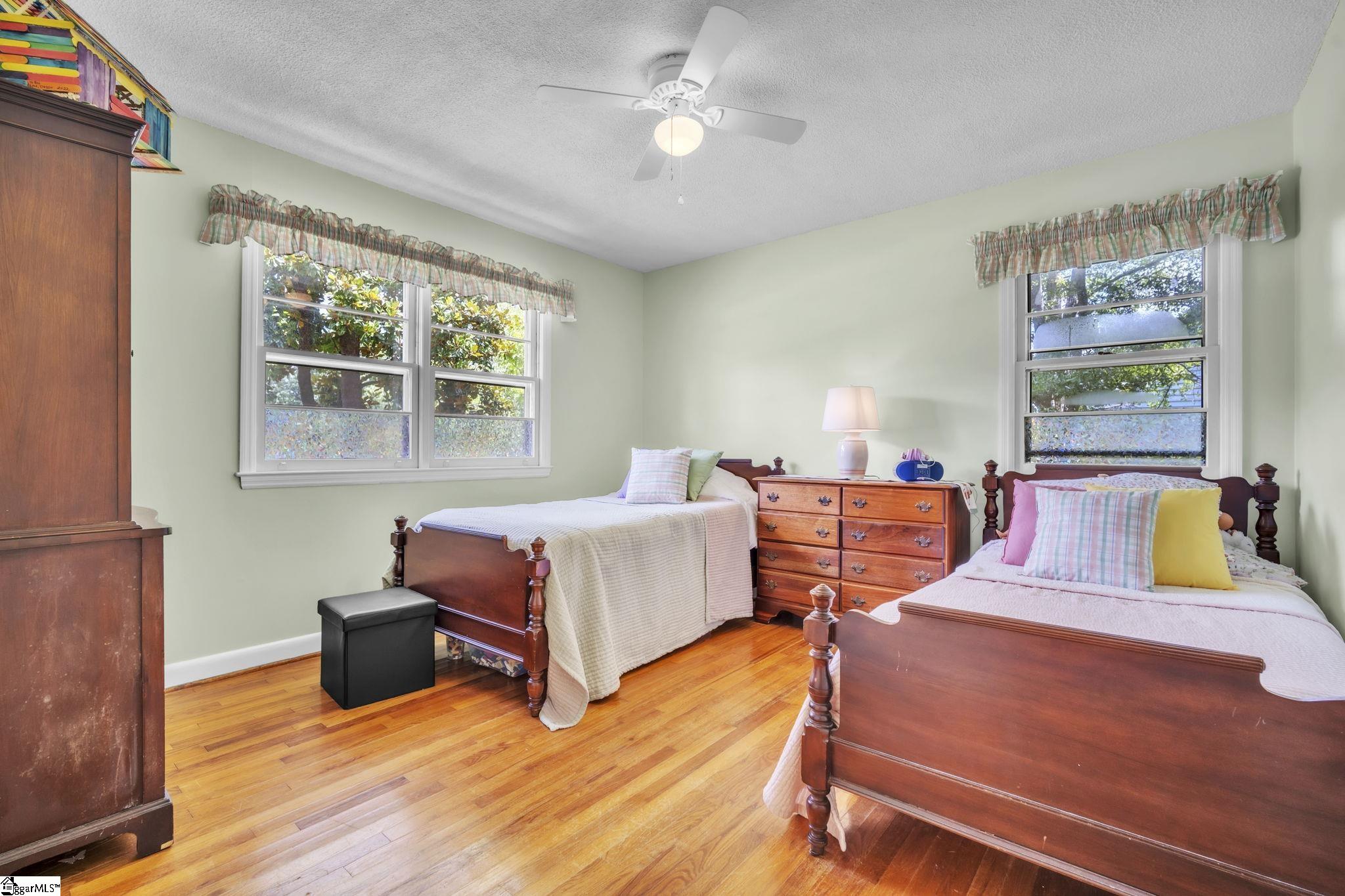 103 W Crestview Street