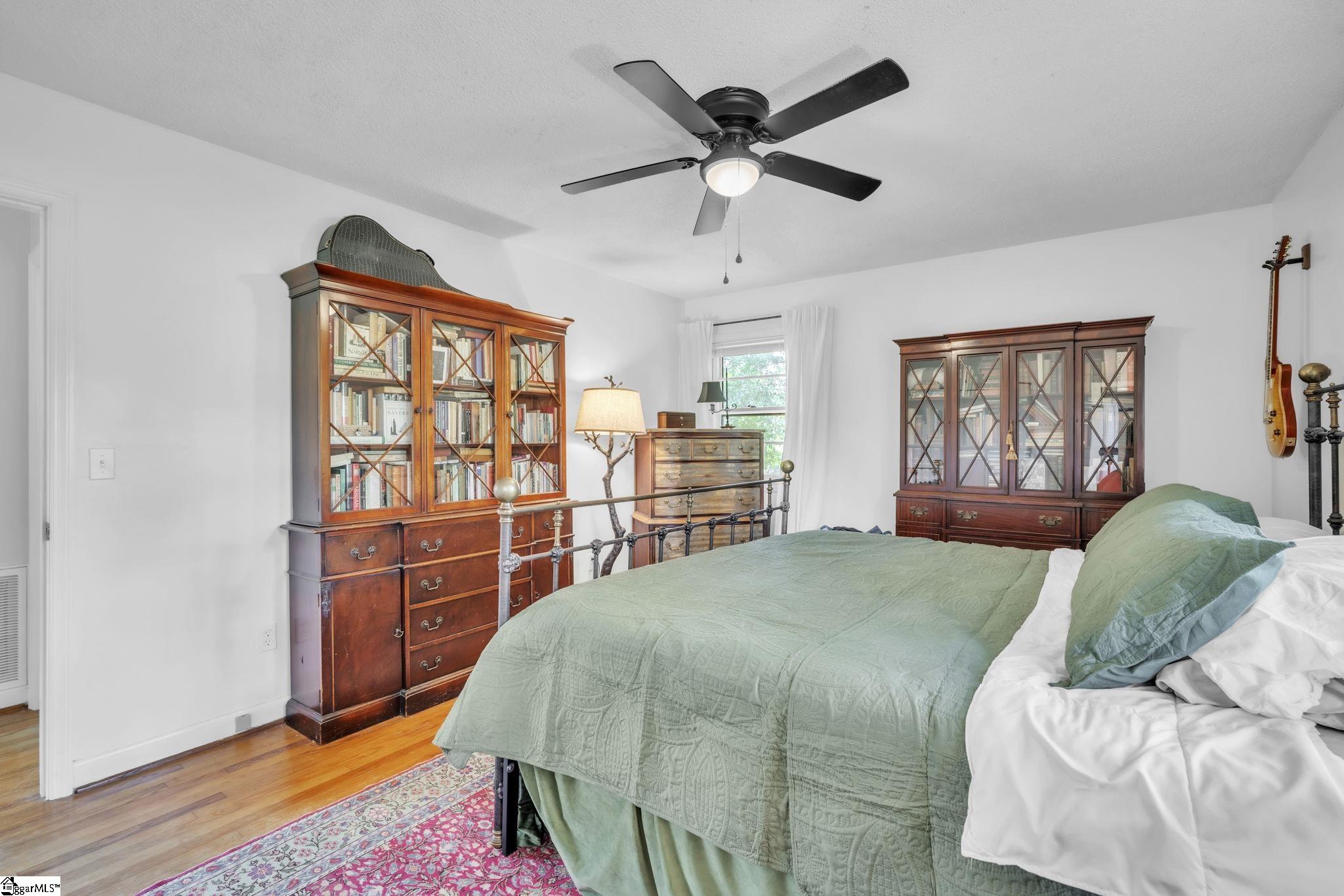 103 W Crestview Street