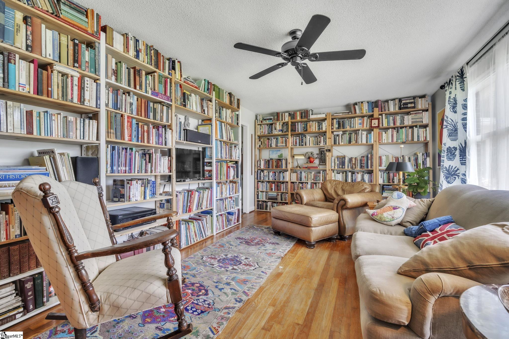103 W Crestview Street