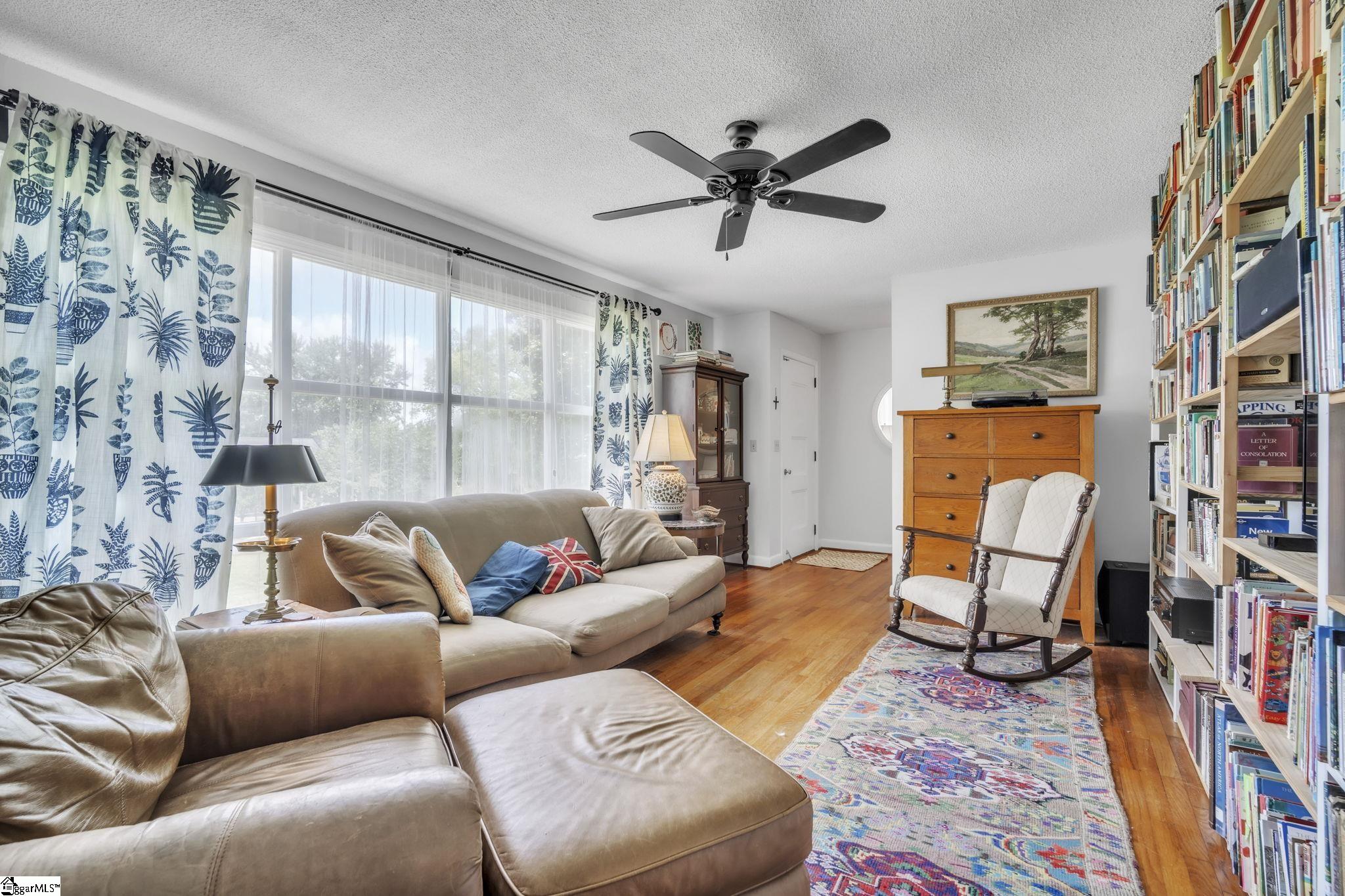 103 W Crestview Street