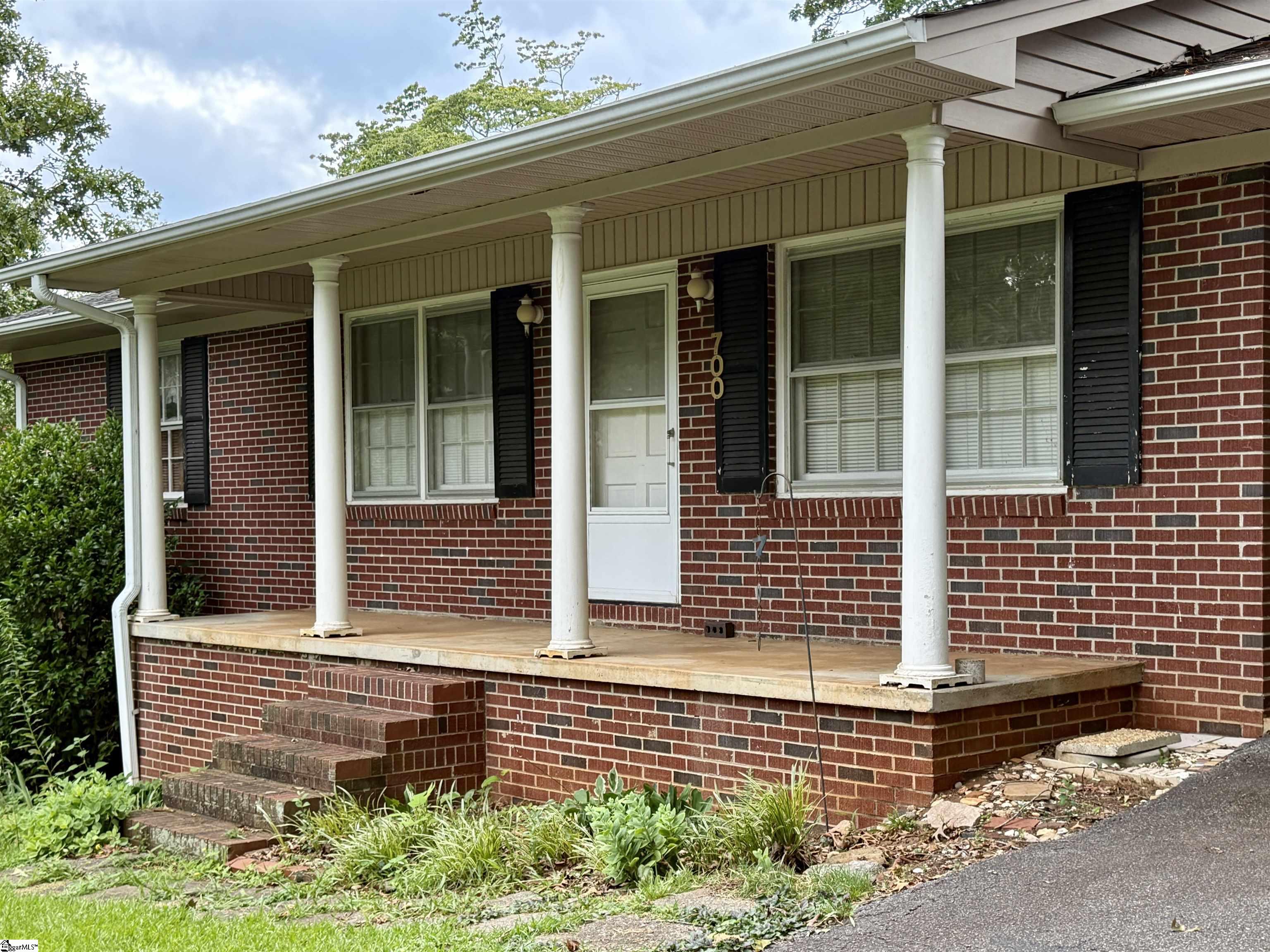 700 Tanglewood Drive