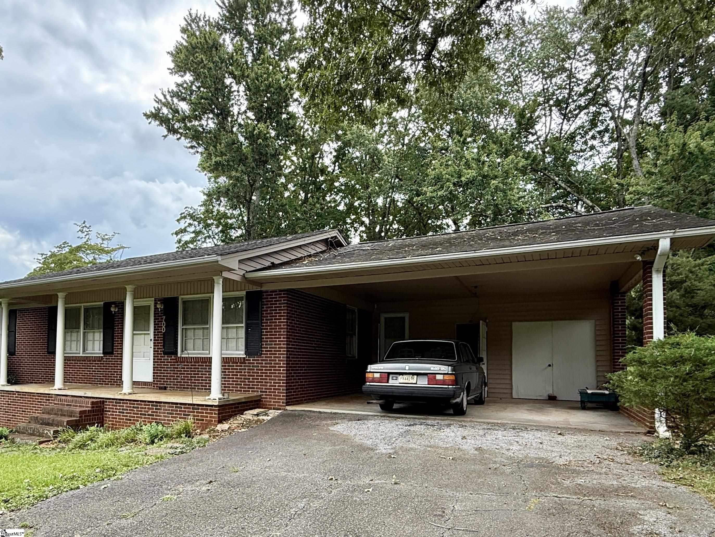 700 Tanglewood Drive