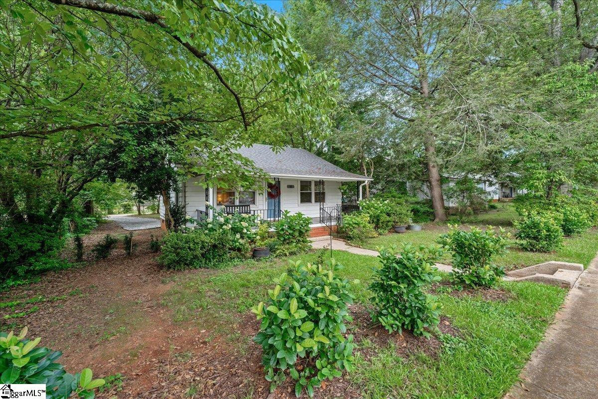 11 Brooks Avenue