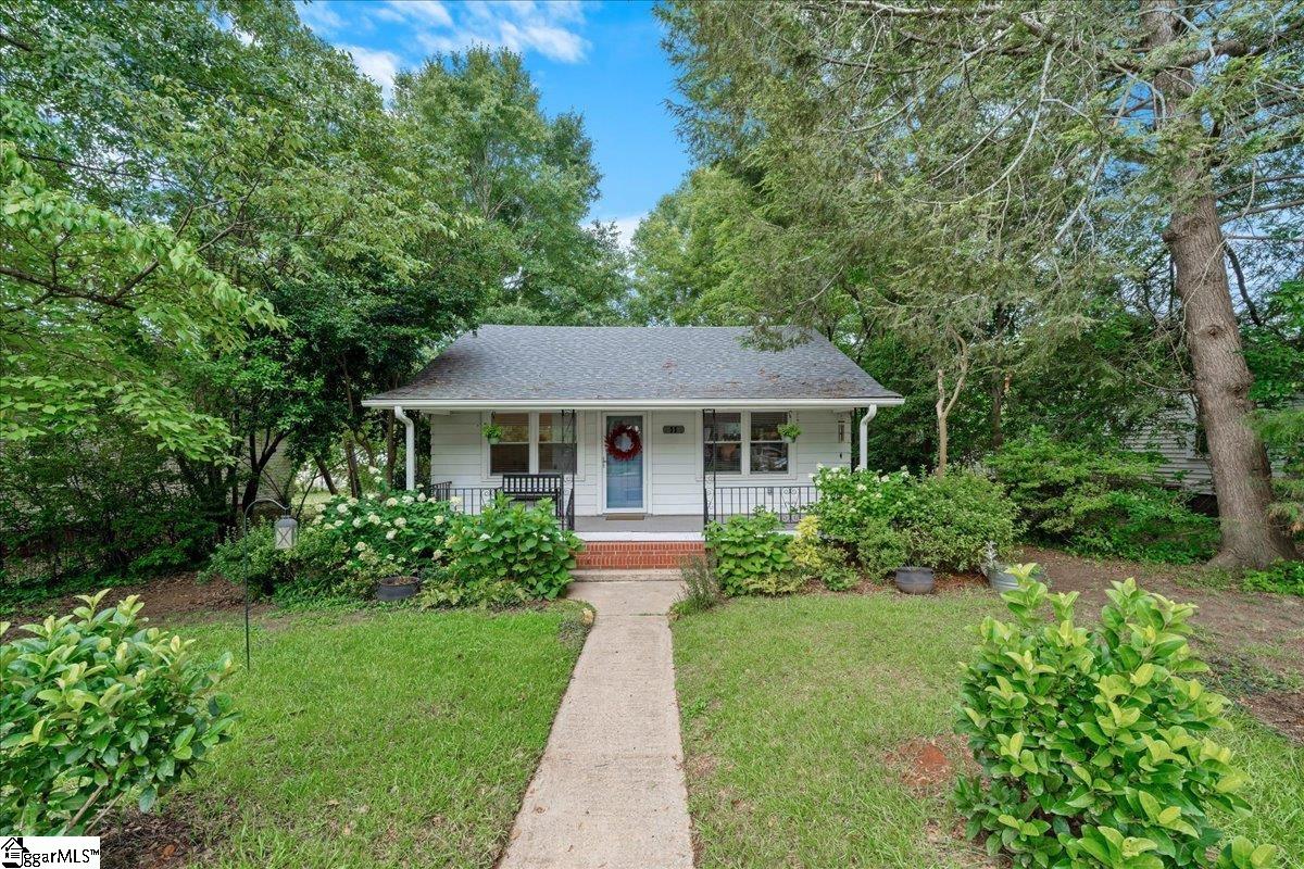 11 Brooks Avenue