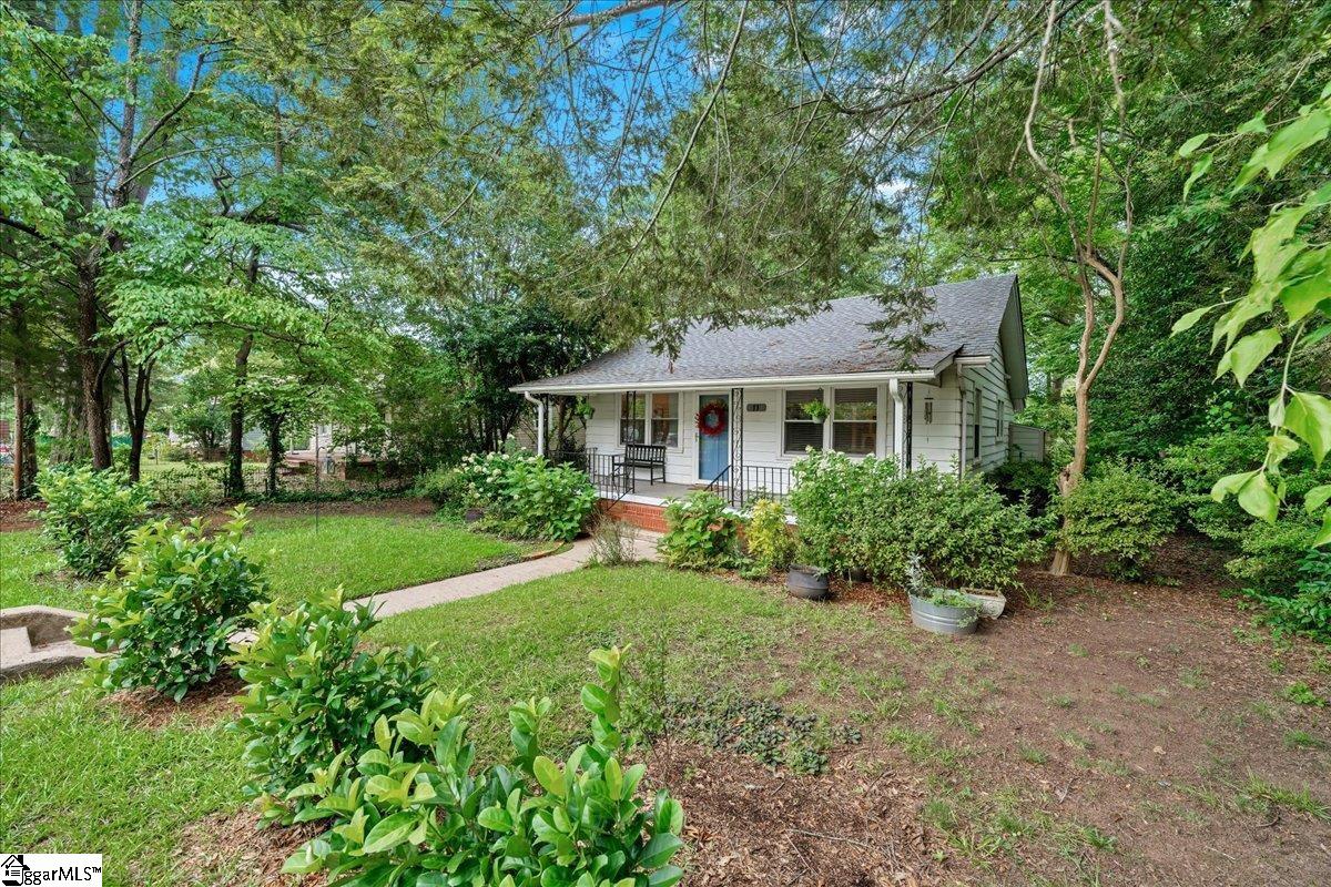 11 Brooks Avenue