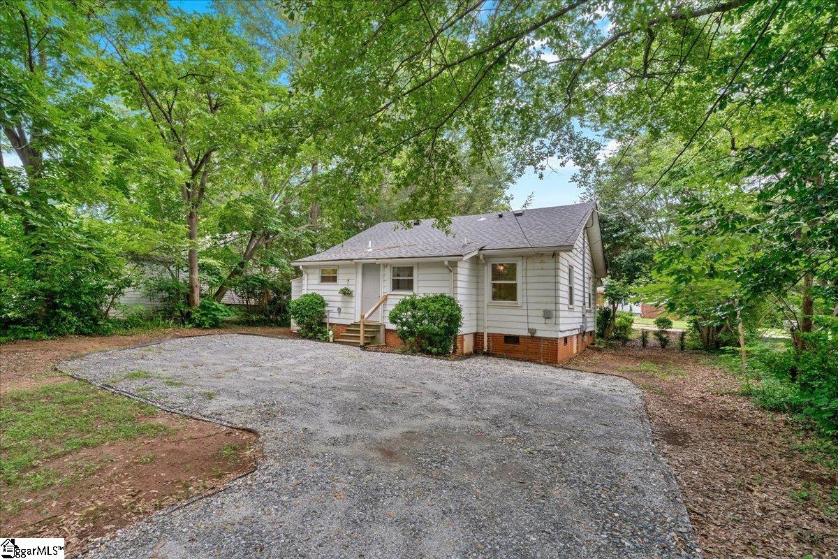 11 Brooks Avenue