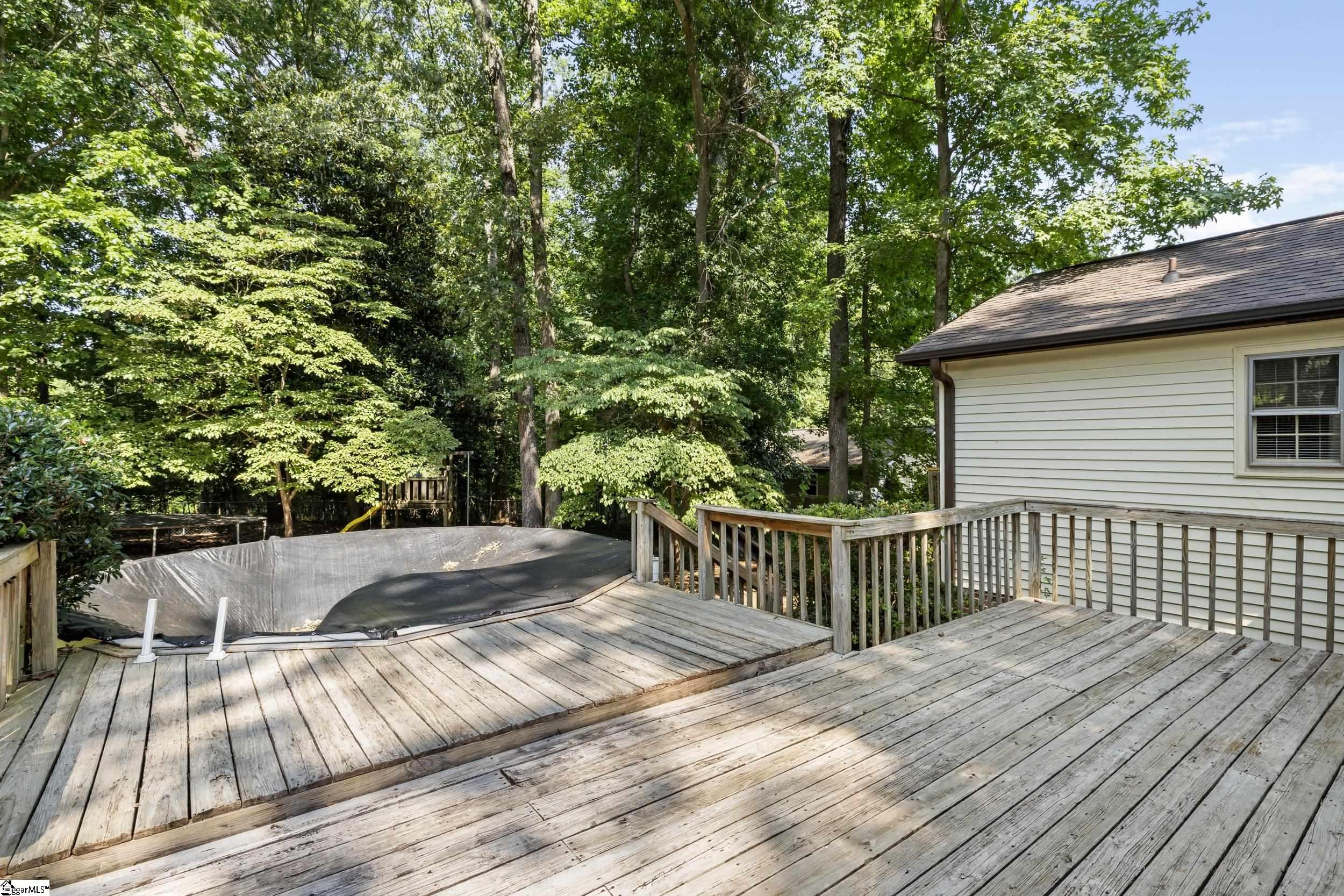 816 Brentwood Way