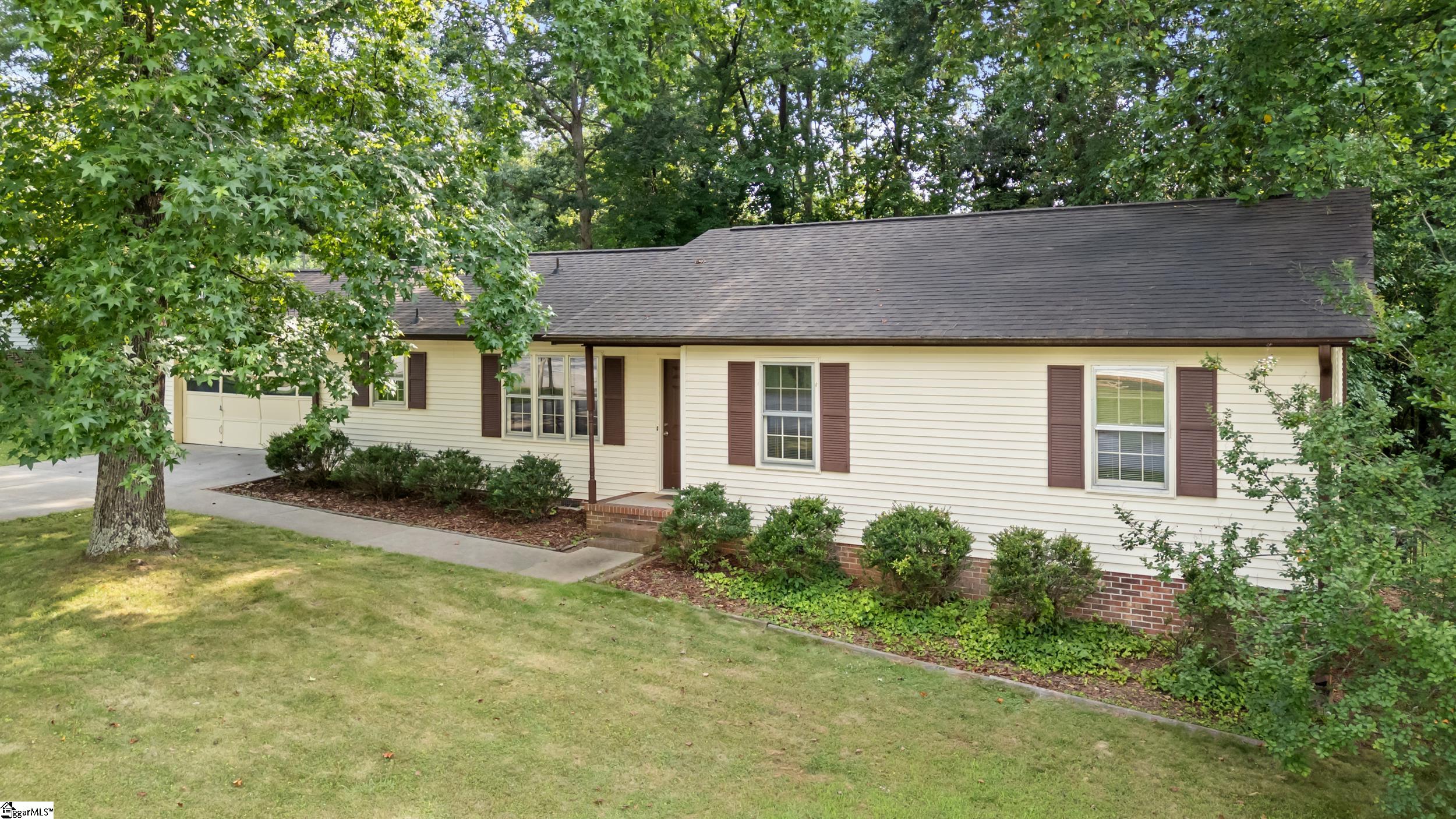816 Brentwood Way