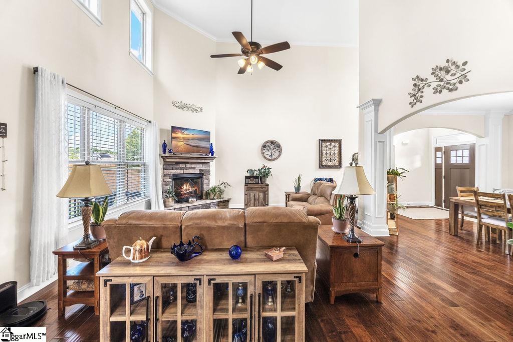 10 Meadowgold Lane