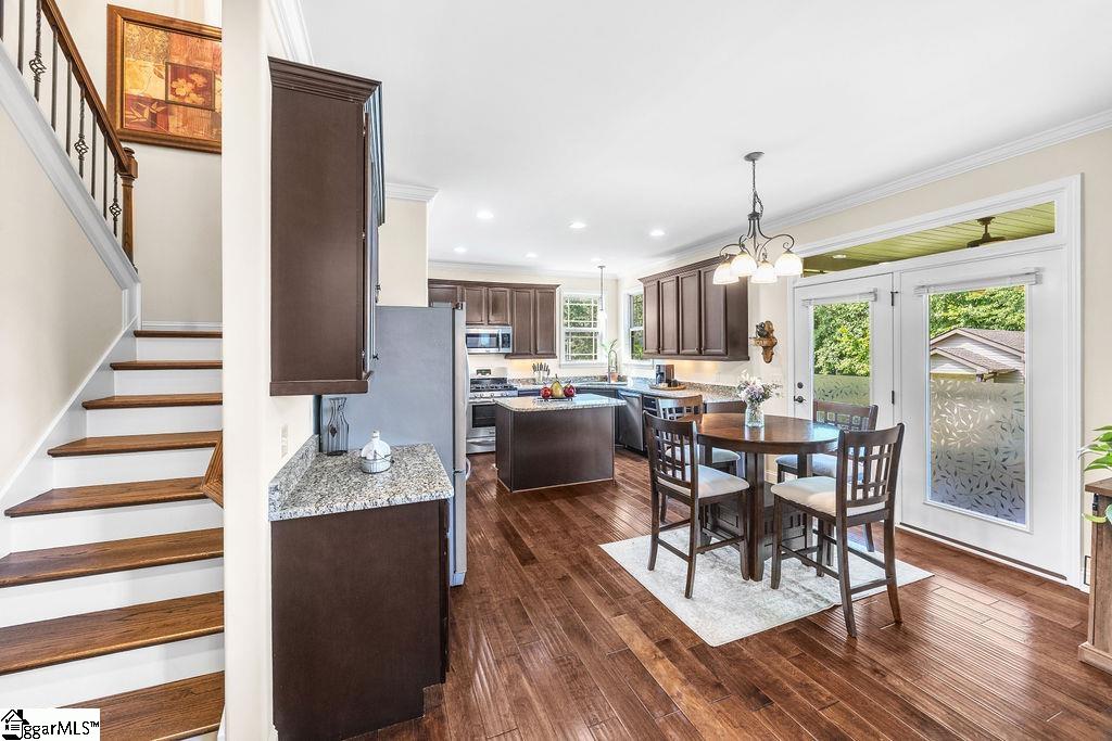 10 Meadowgold Lane