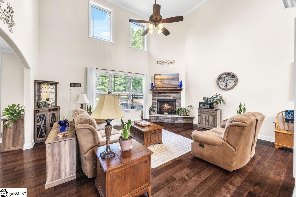 10 Meadowgold Lane