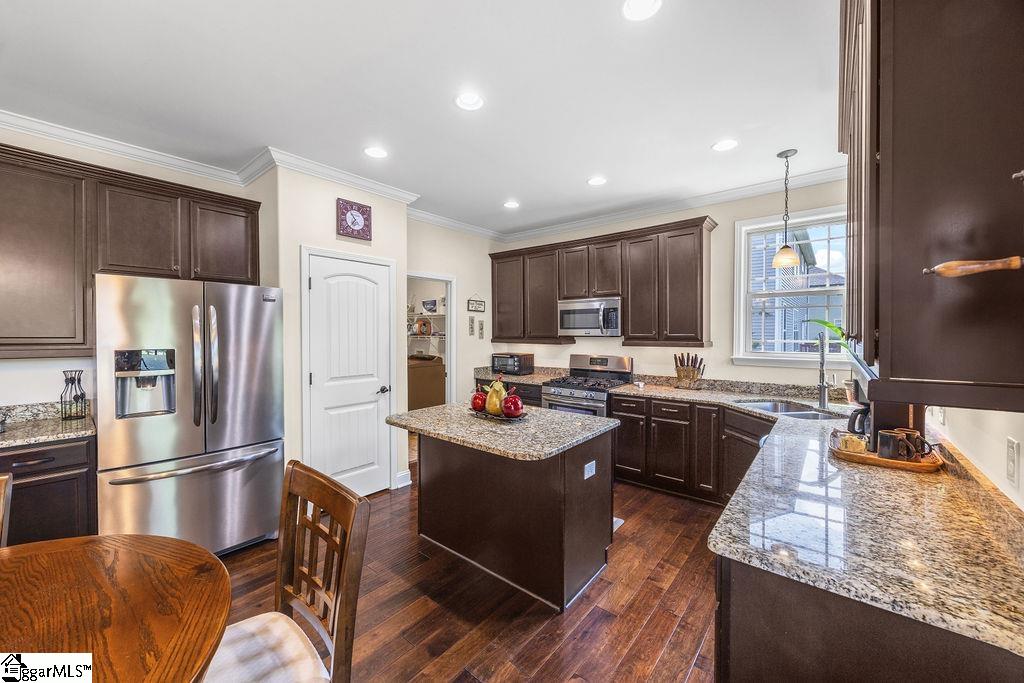 10 Meadowgold Lane