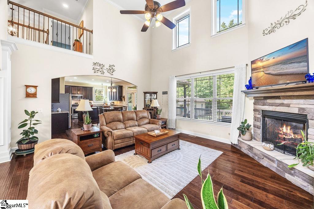10 Meadowgold Lane