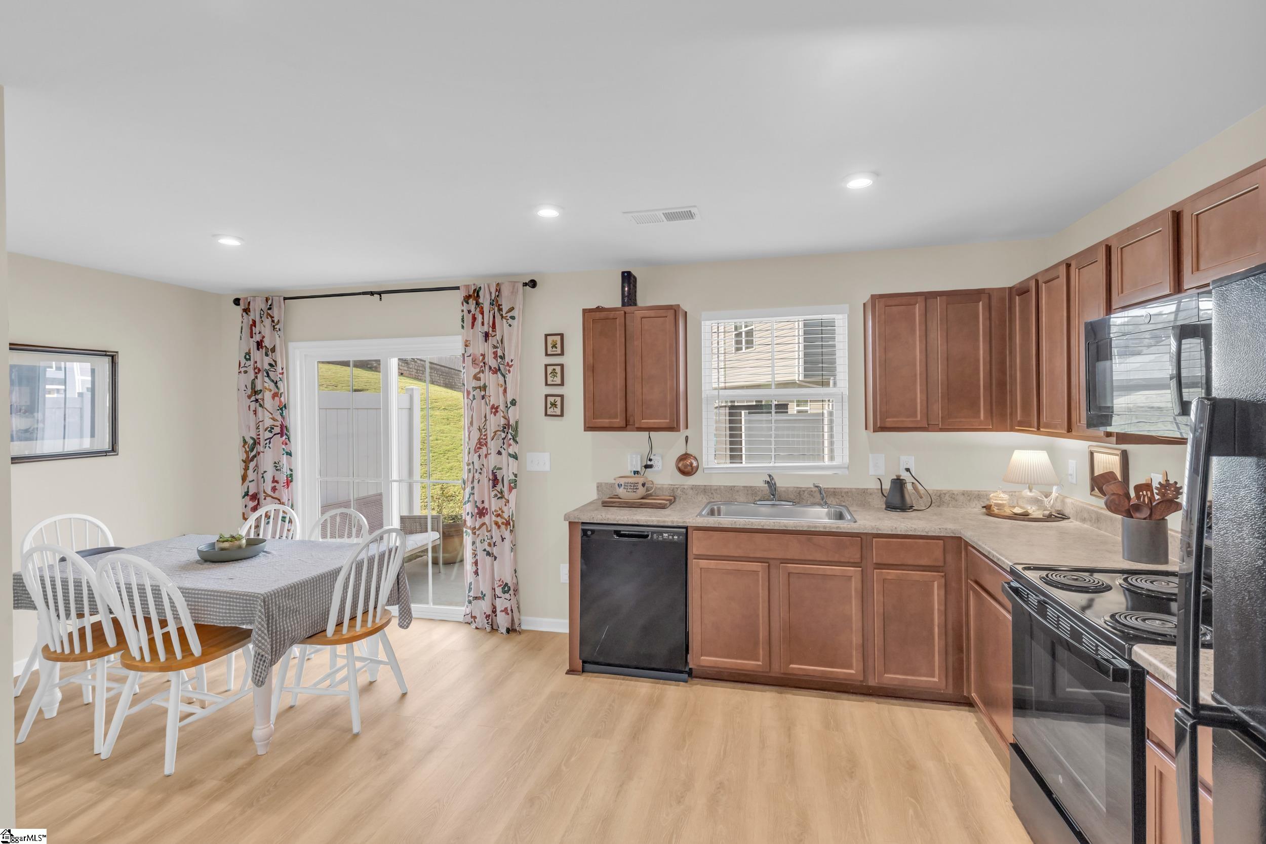 106 Forthside Way