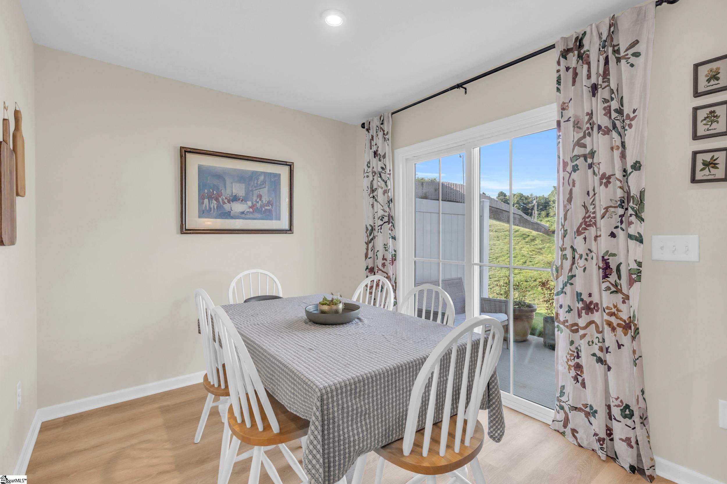 106 Forthside Way