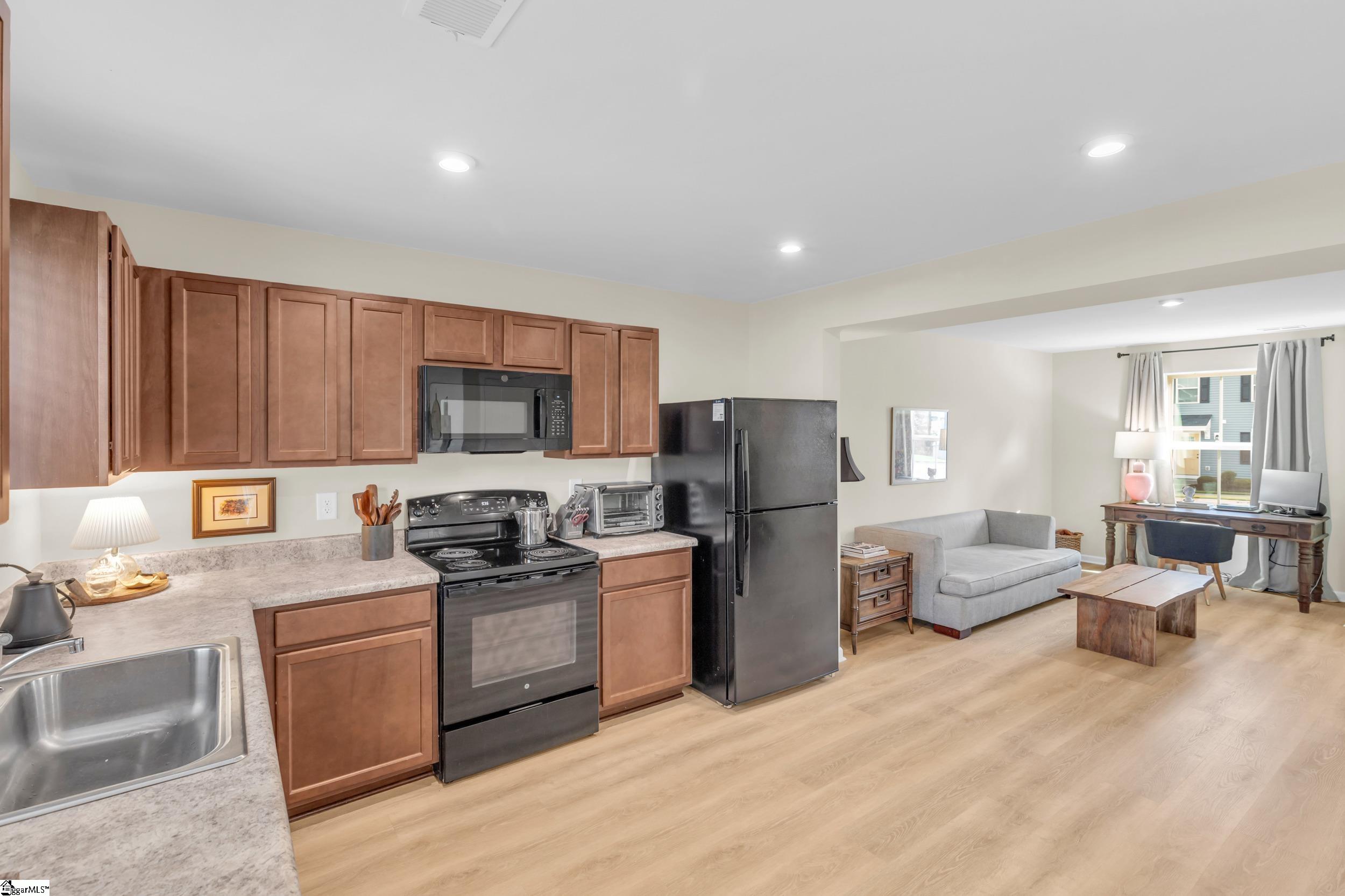 106 Forthside Way