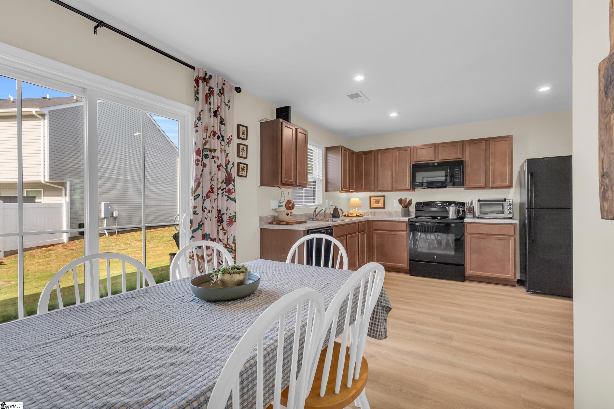 106 Forthside Way