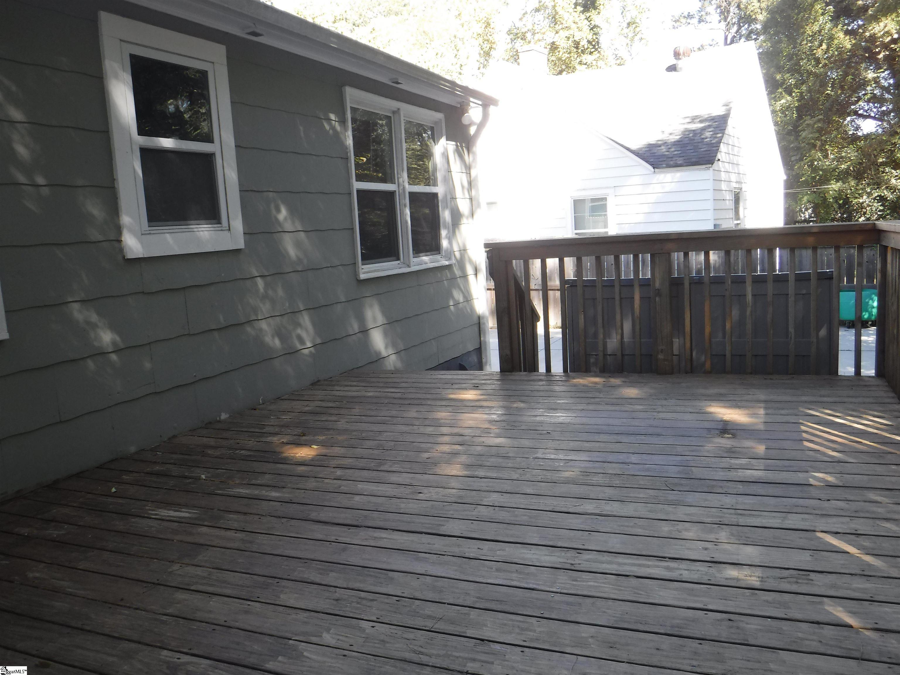 110 Oakleaf Drive