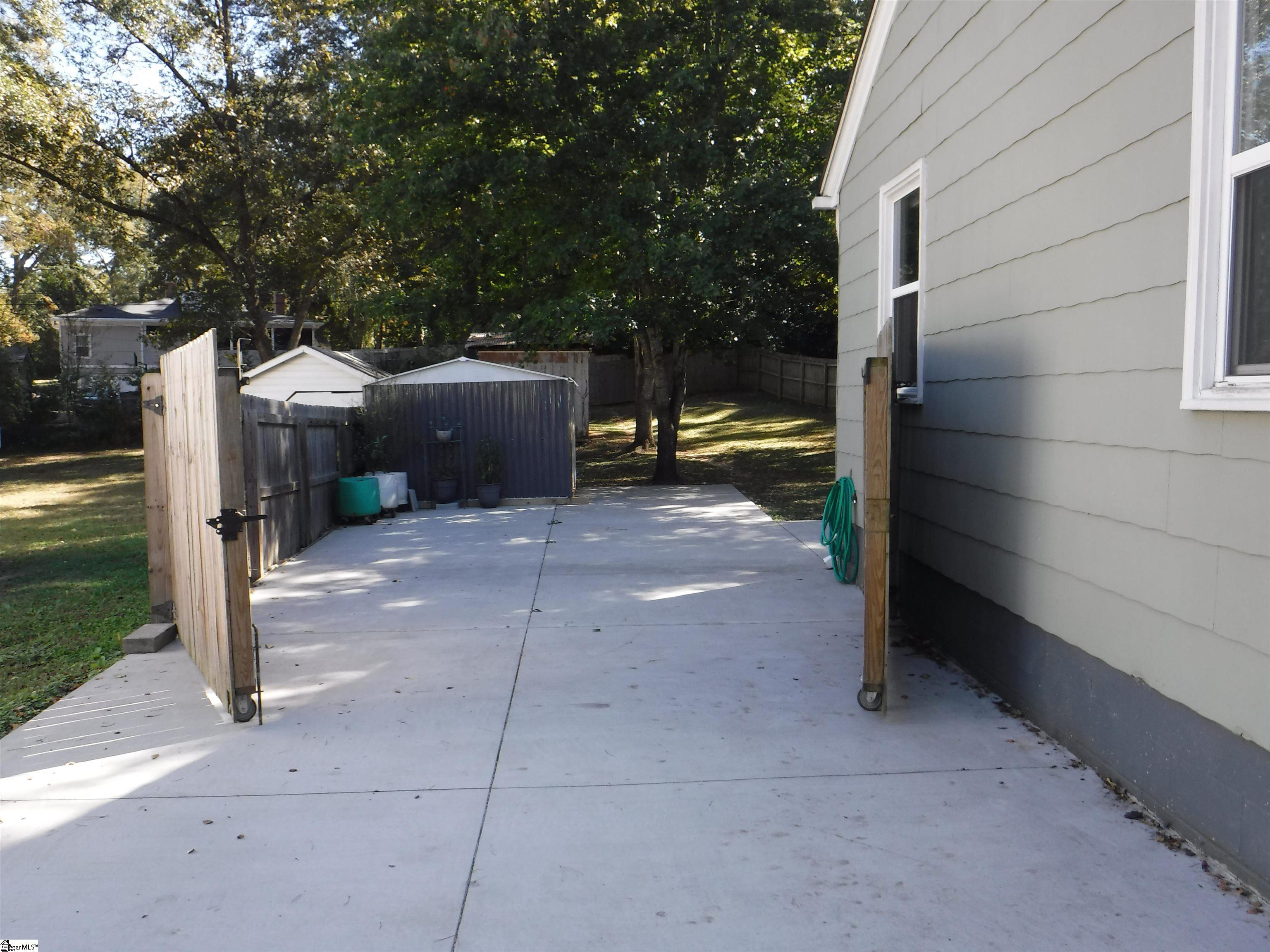 110 Oakleaf Drive