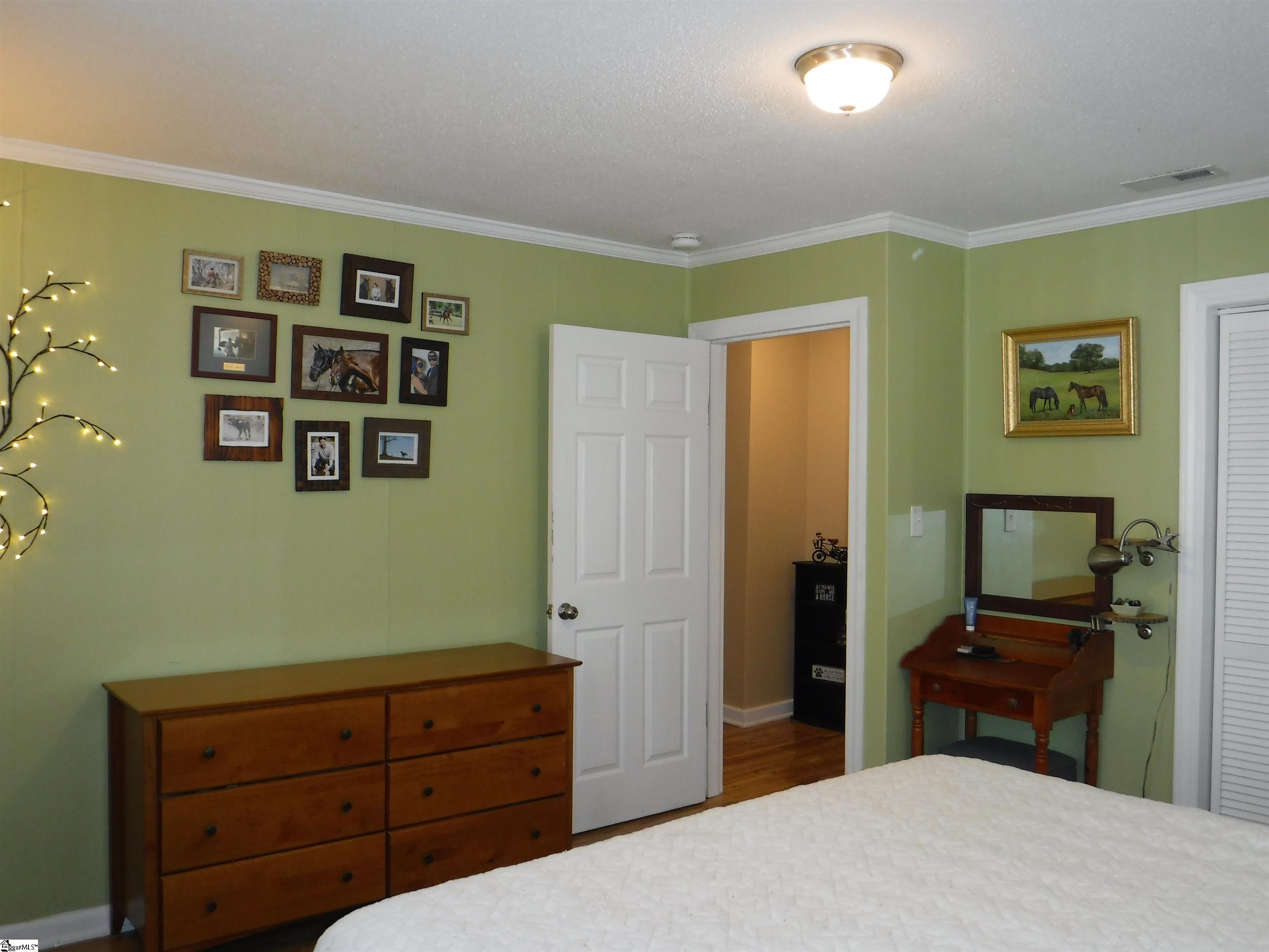 110 Oakleaf Drive