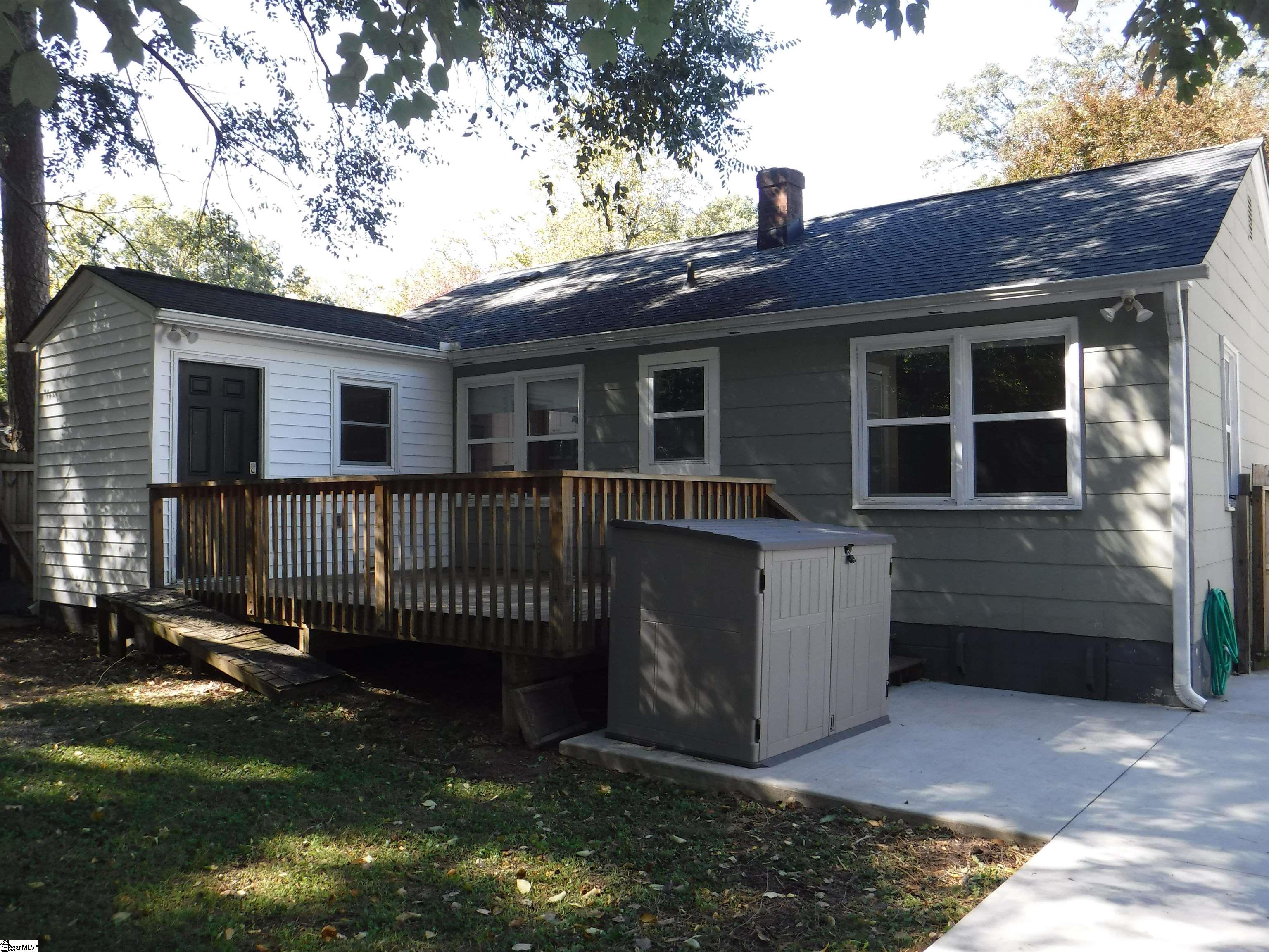 110 Oakleaf Drive
