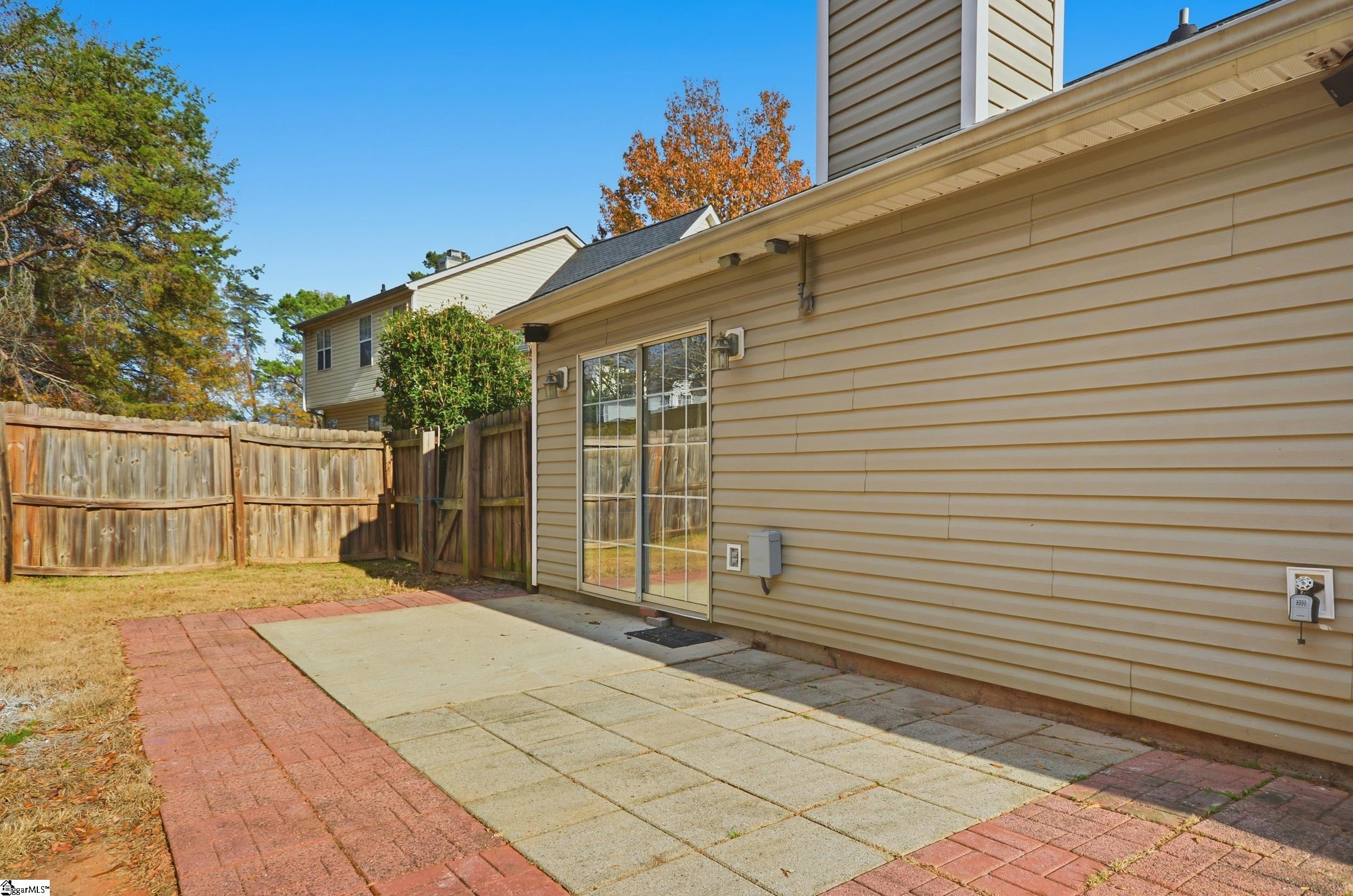 4 Hawkesbury Road