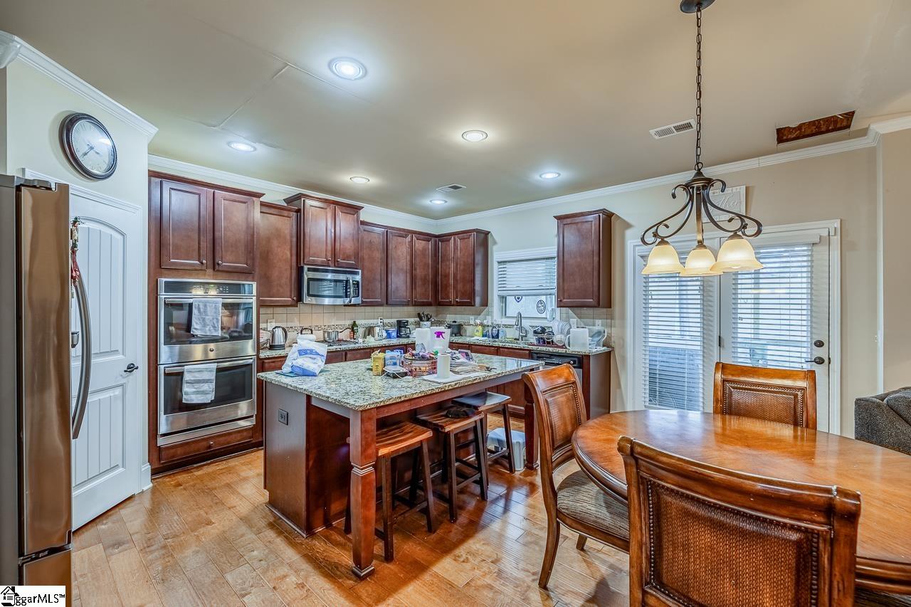 51 Wood Hollow Circle