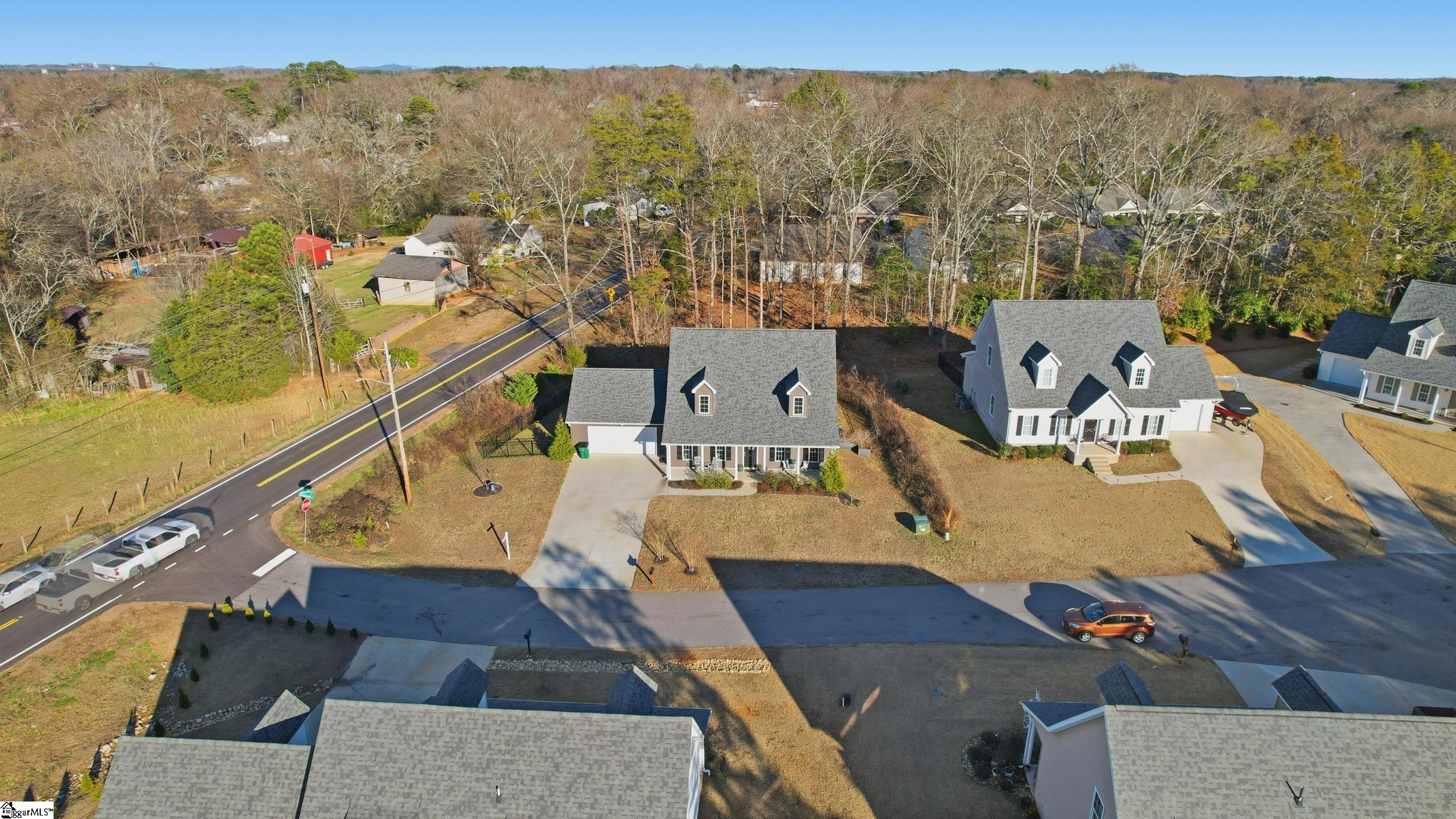 103 W Chestnut Court