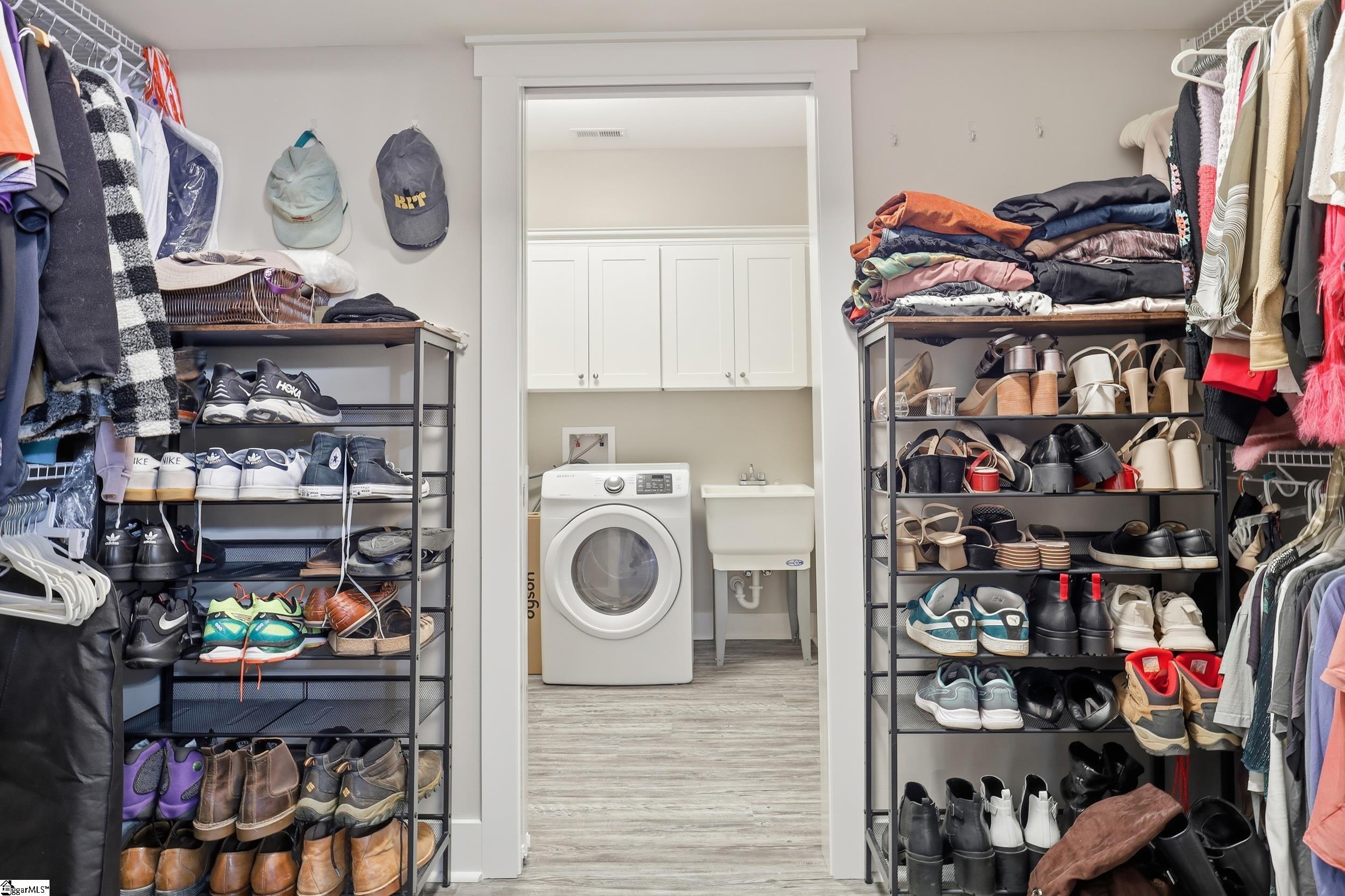 103 W Chestnut Court