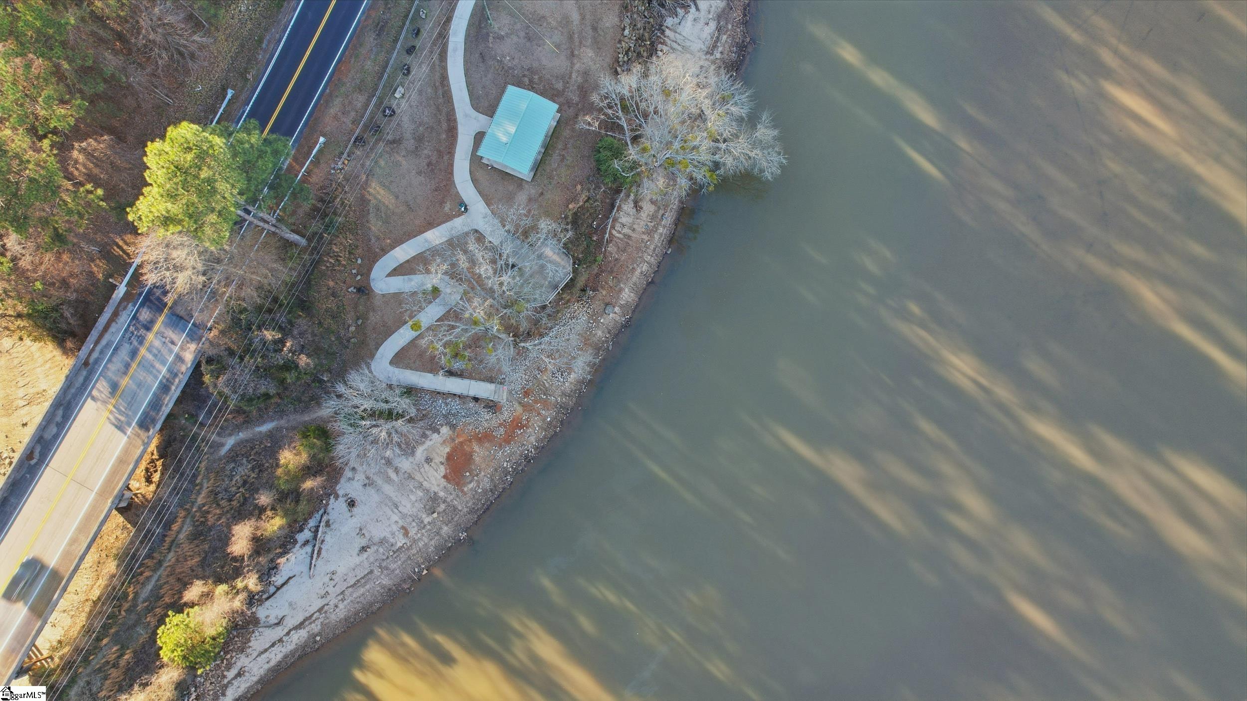 103 W Chestnut Court