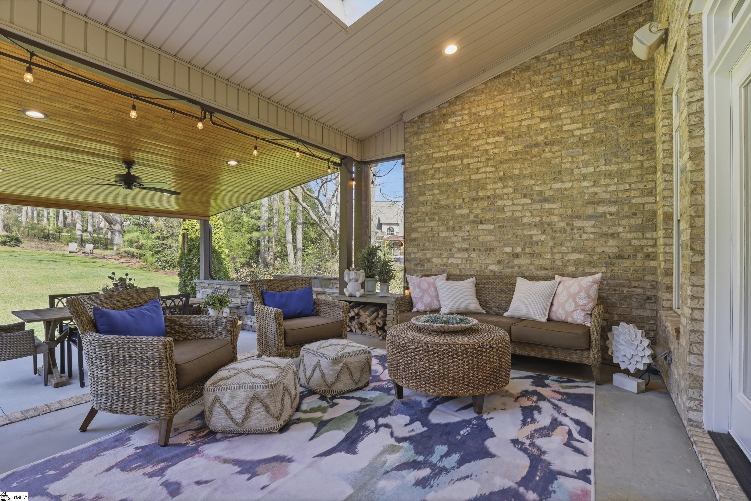 207 Griffith Hill Way