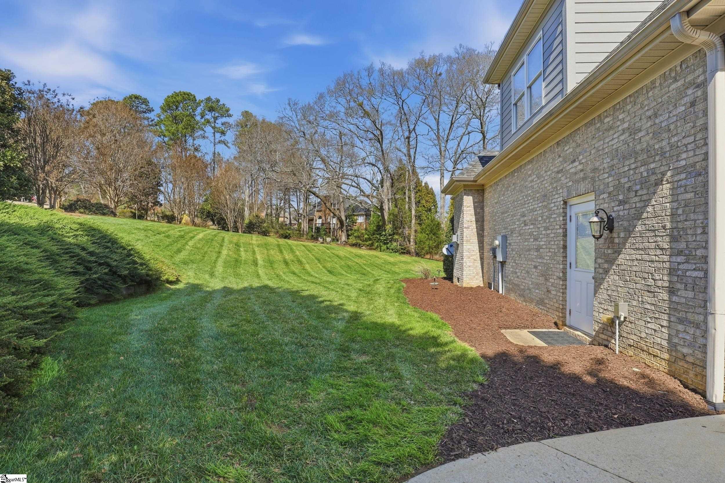 207 Griffith Hill Way