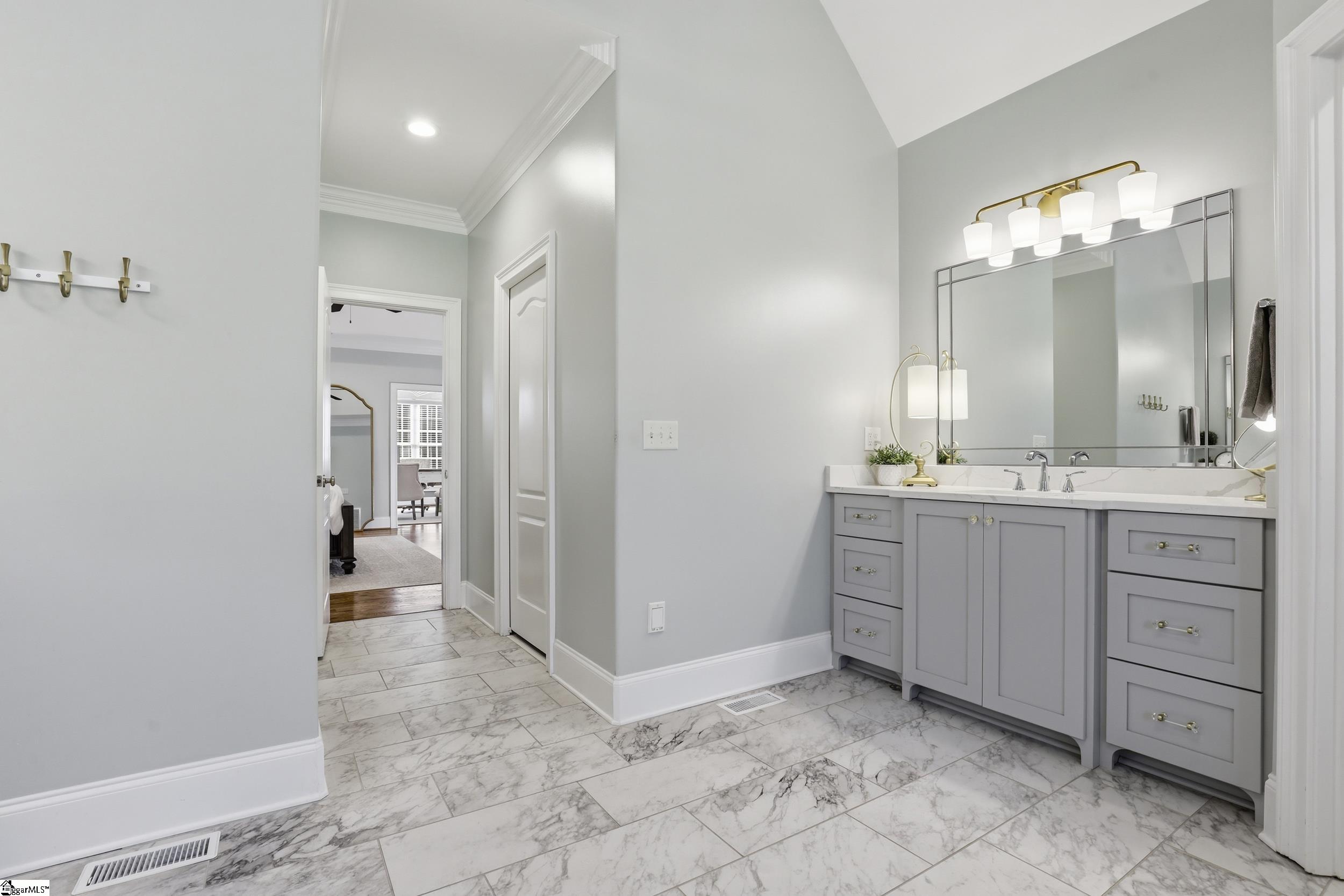 207 Griffith Hill Way