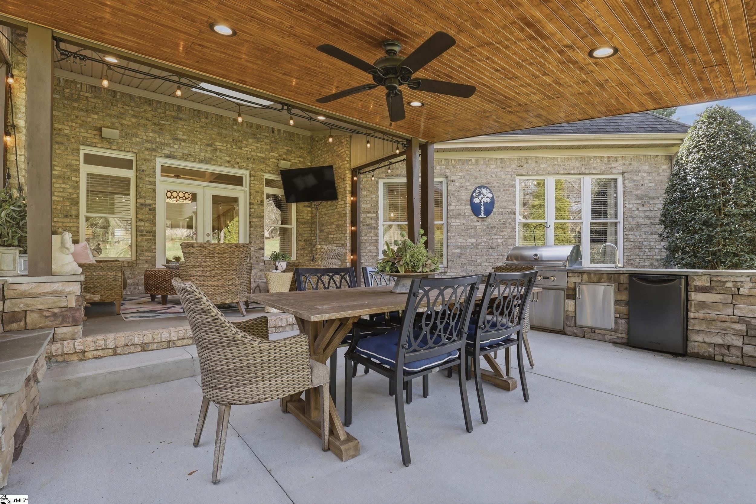 207 Griffith Hill Way