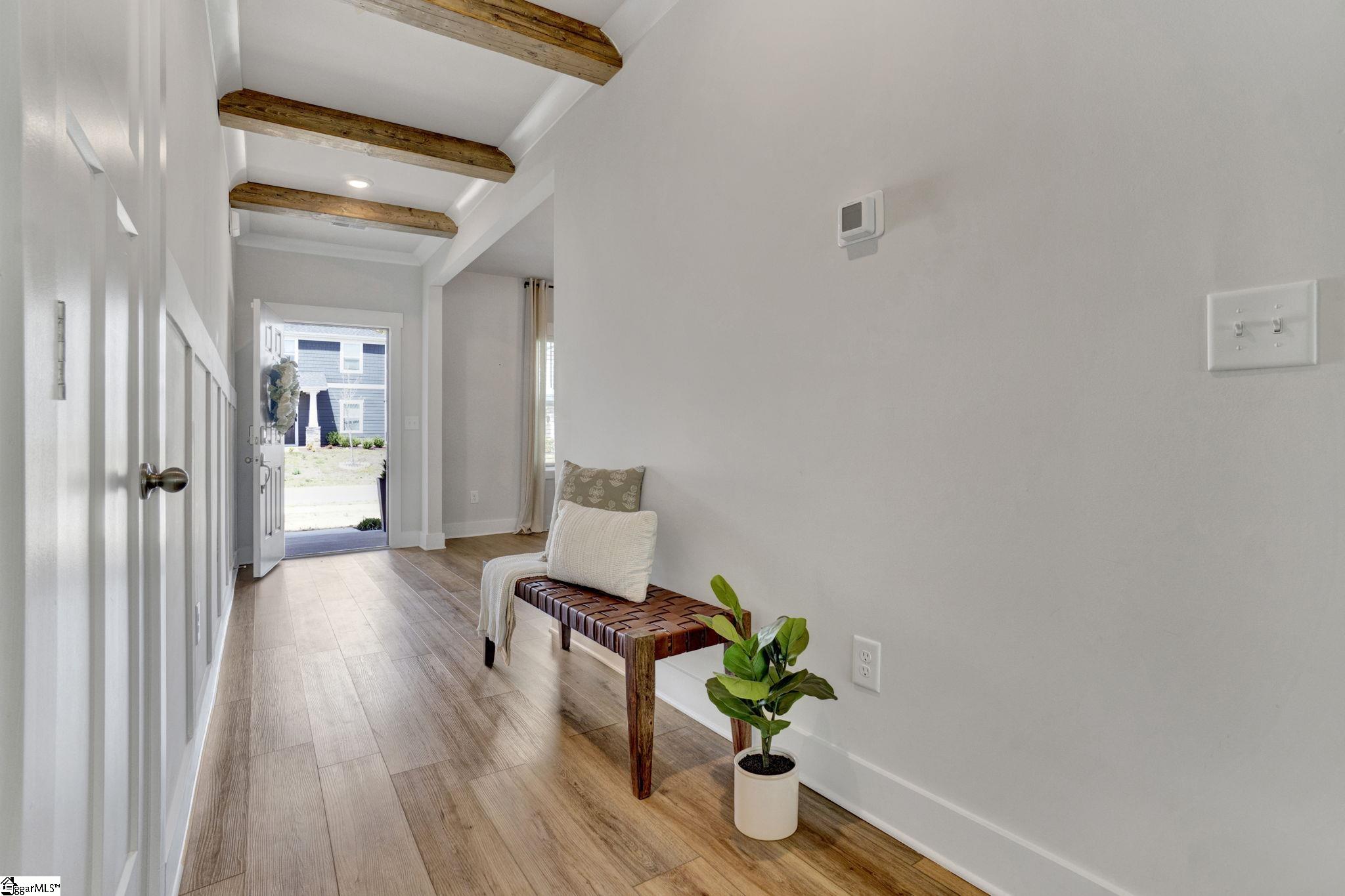 404 Roderick Lane