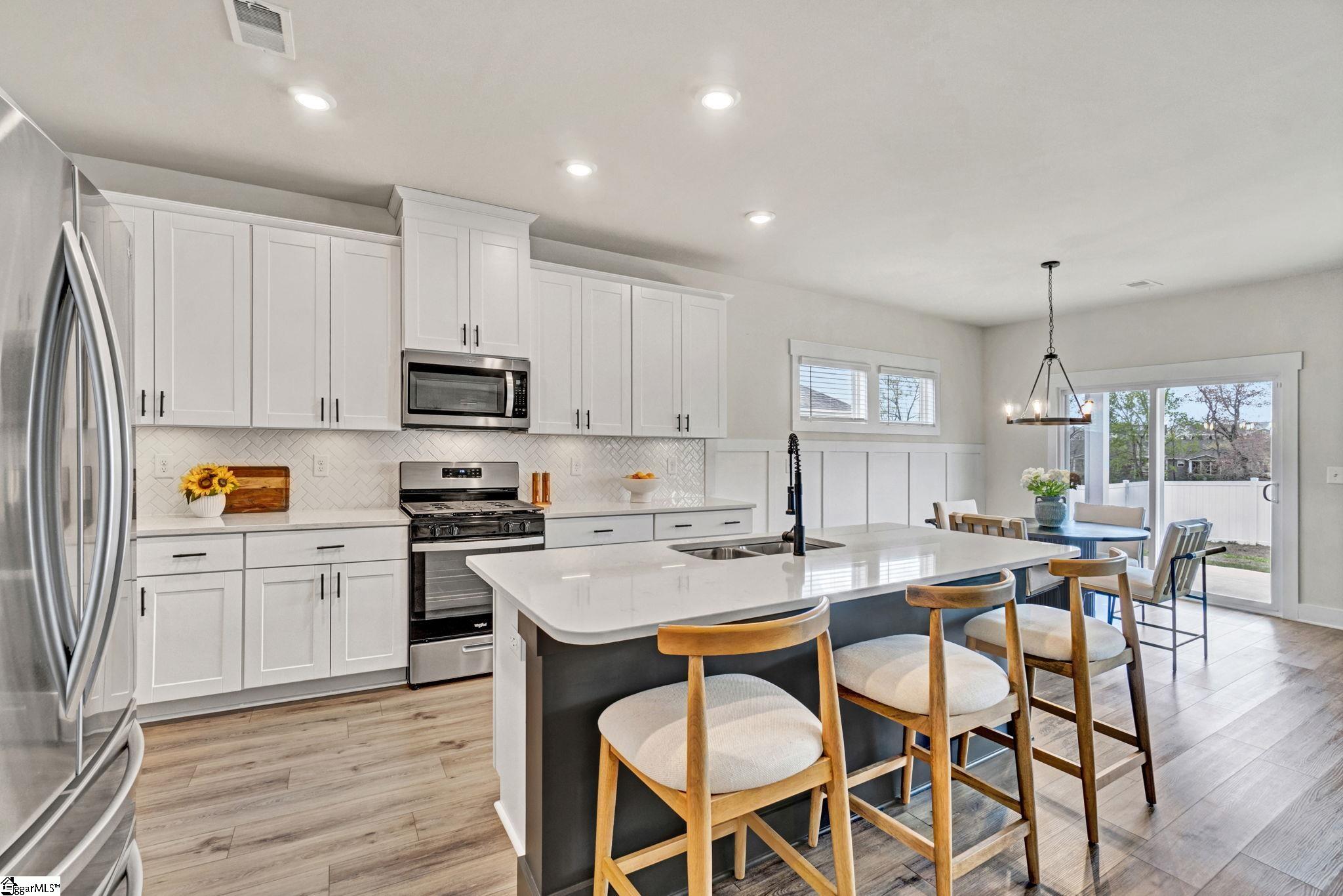 404 Roderick Lane