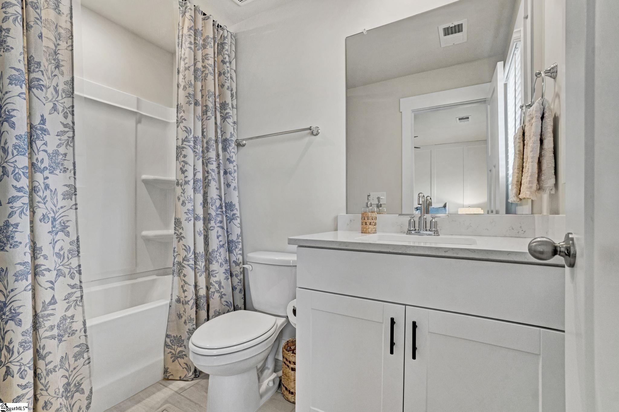 404 Roderick Lane