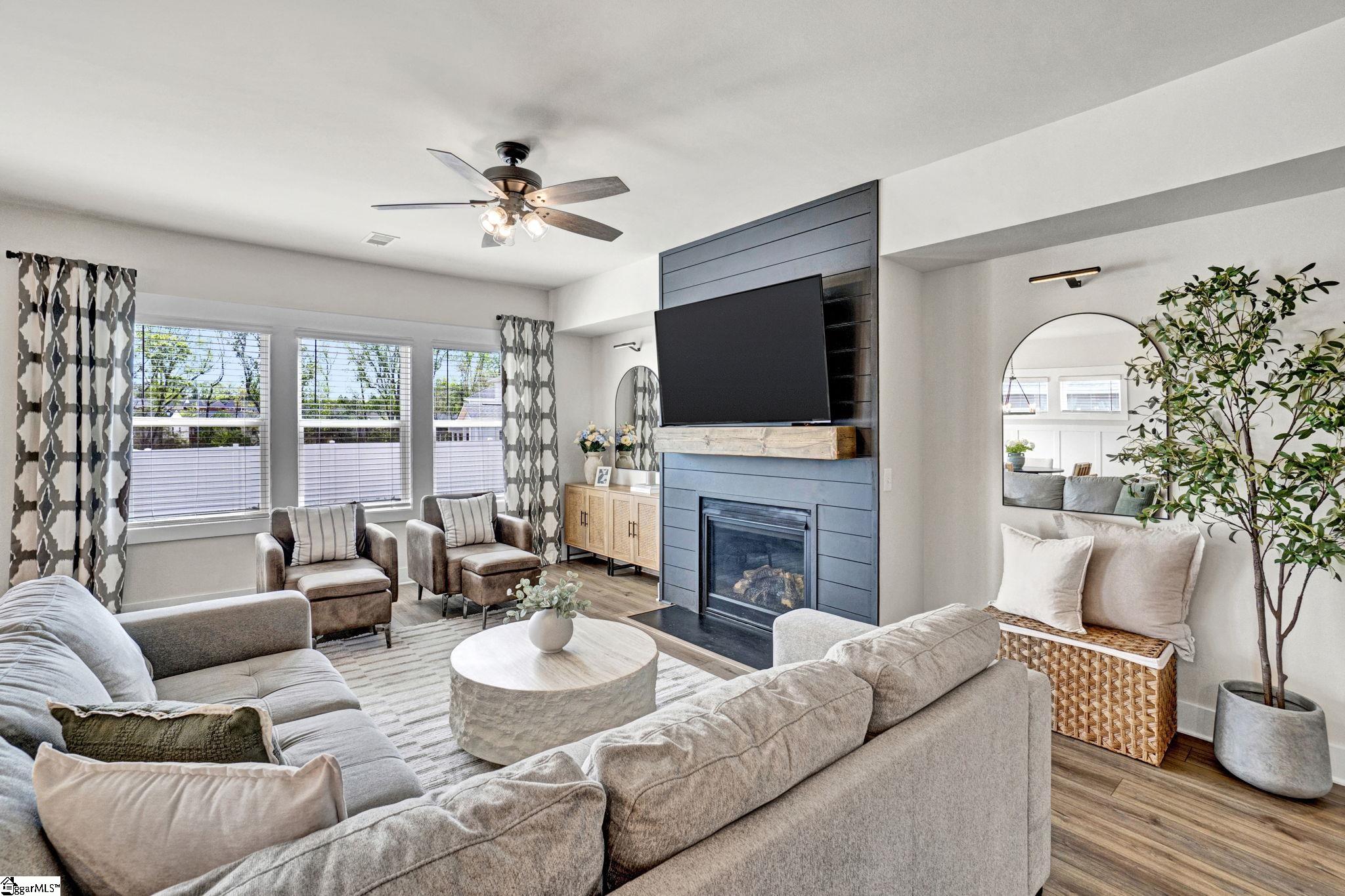 404 Roderick Lane