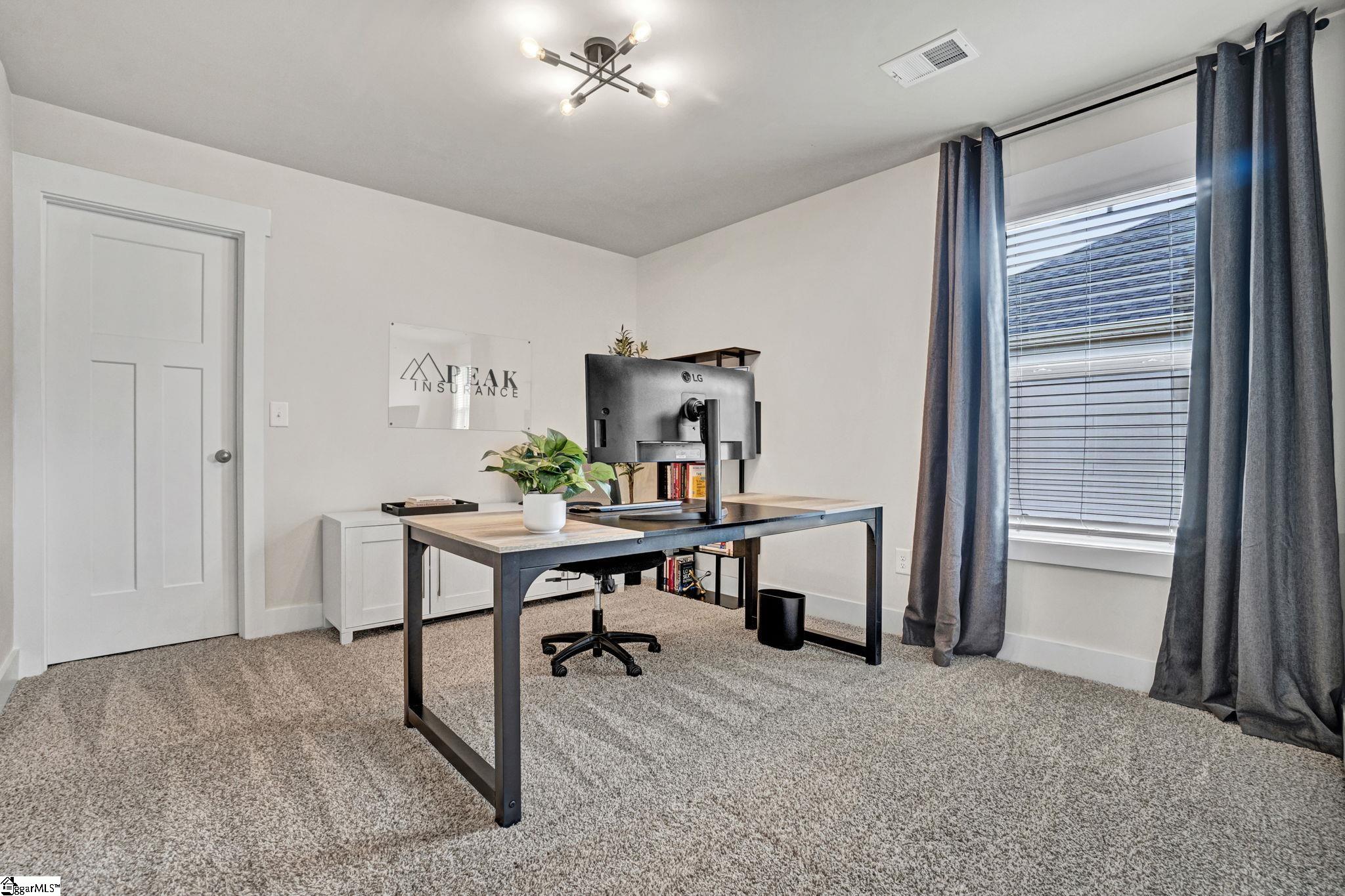 404 Roderick Lane