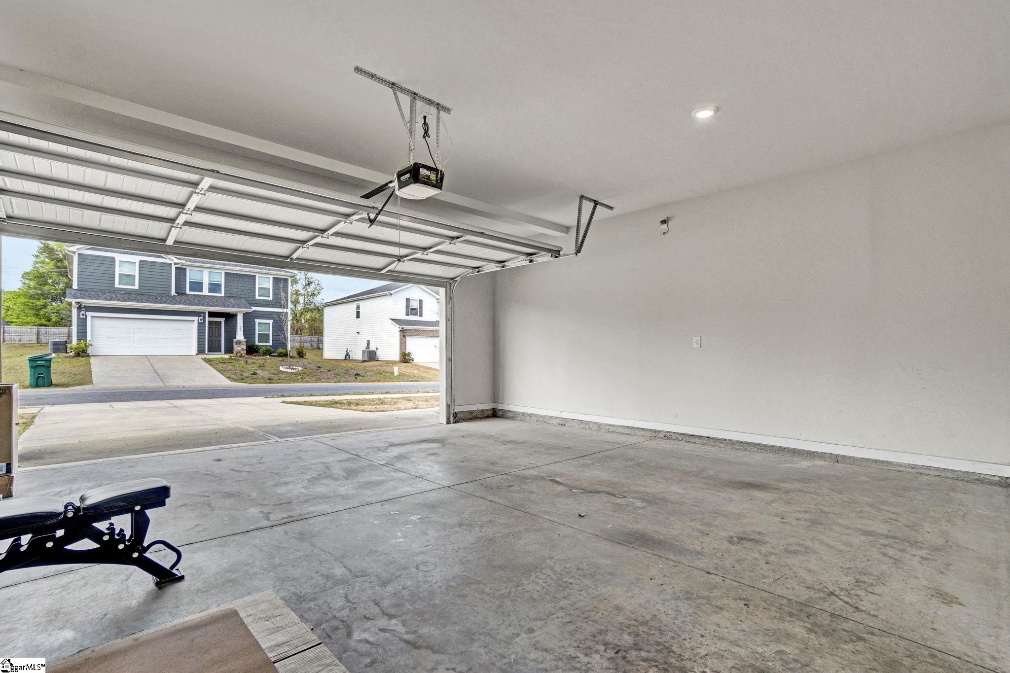 404 Roderick Lane