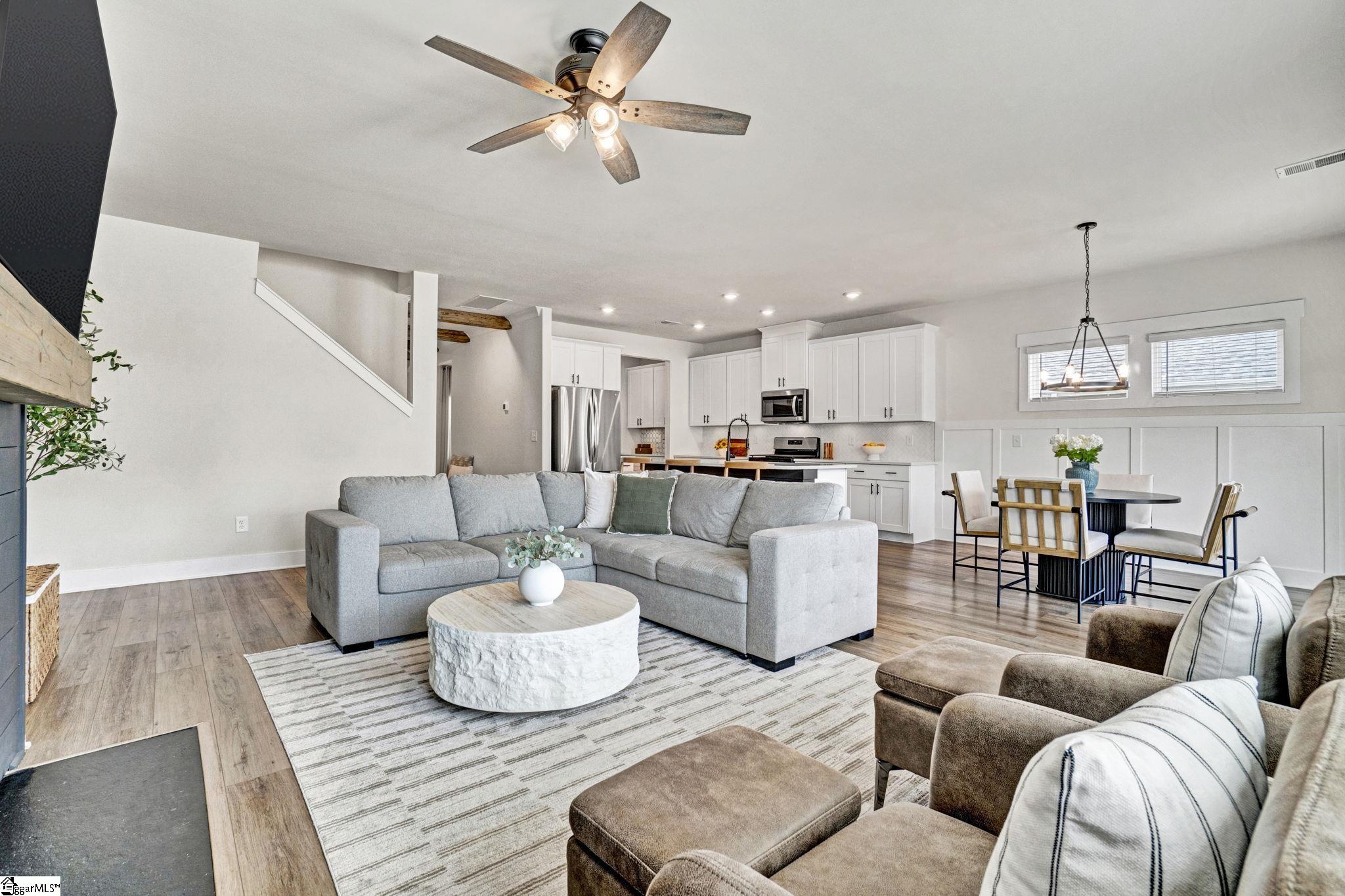 404 Roderick Lane