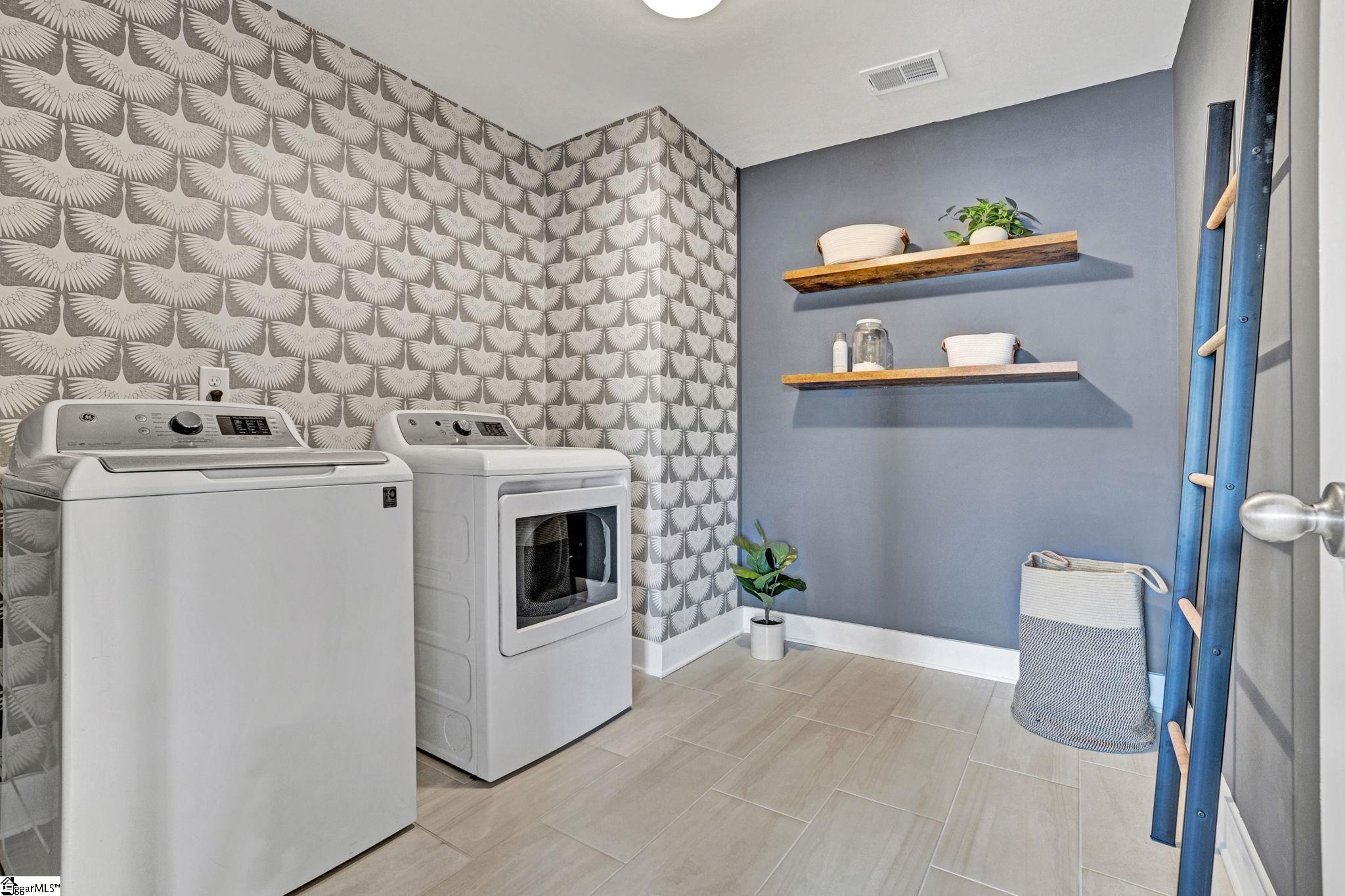 404 Roderick Lane