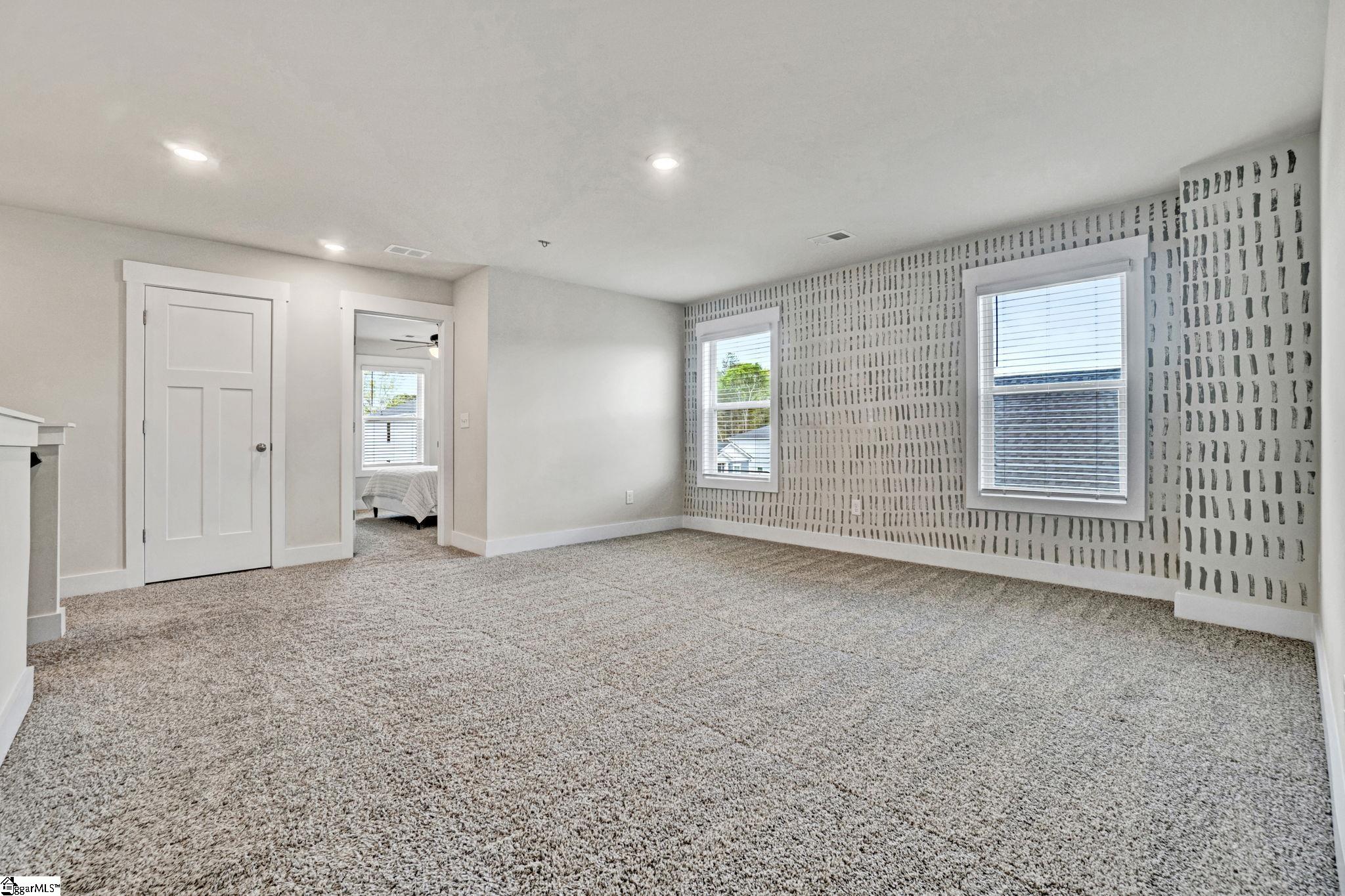 404 Roderick Lane