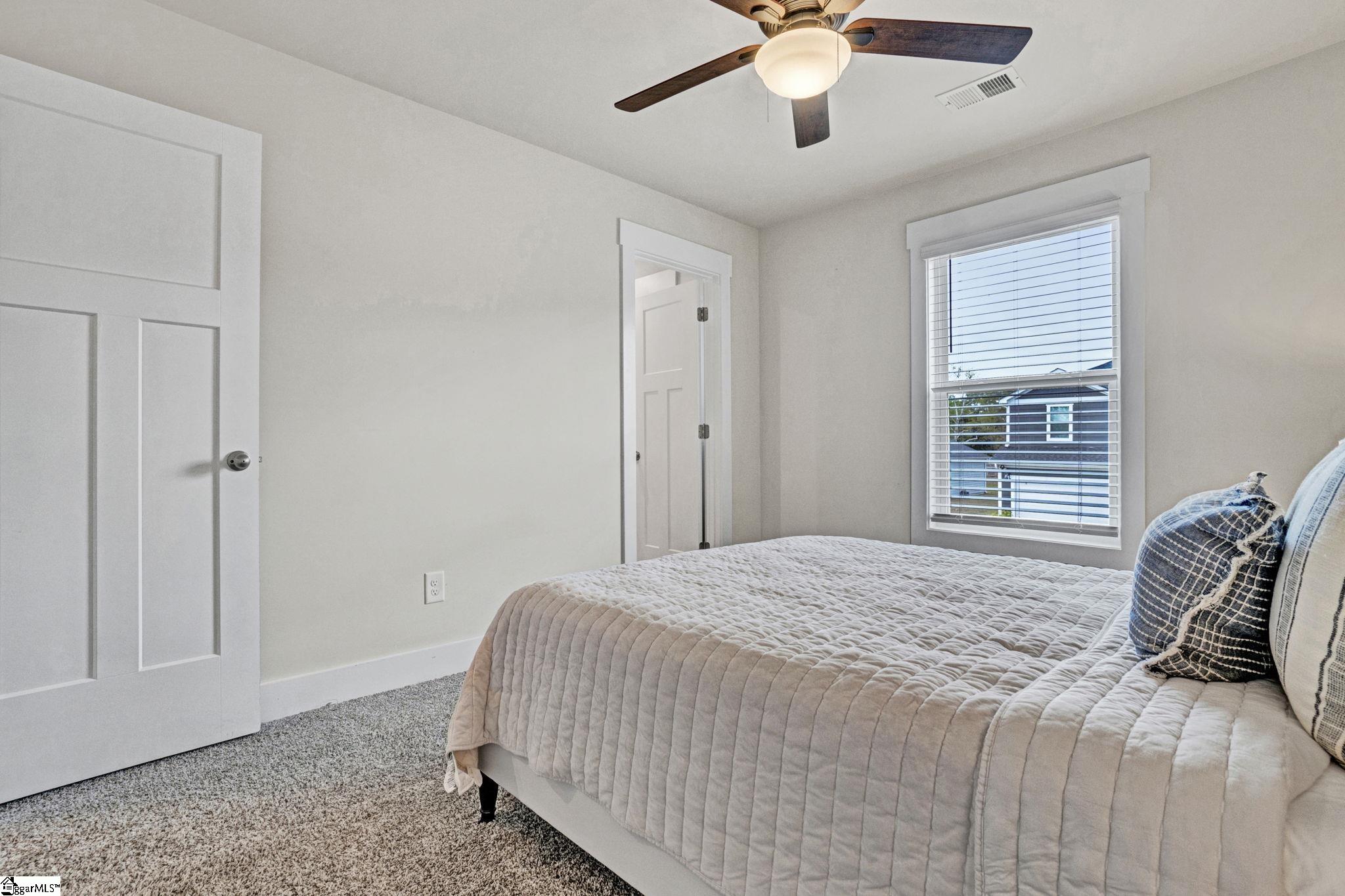404 Roderick Lane