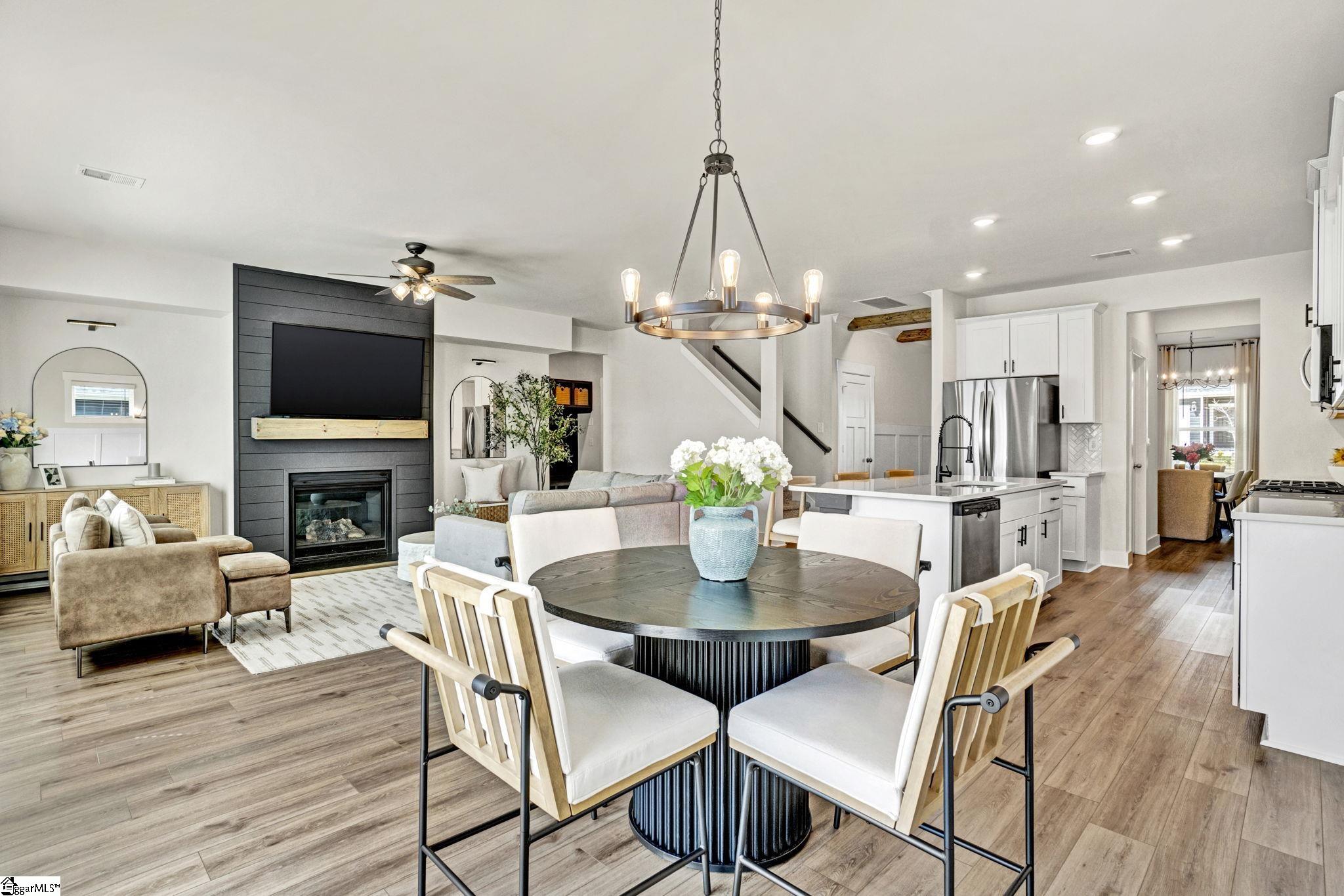 404 Roderick Lane