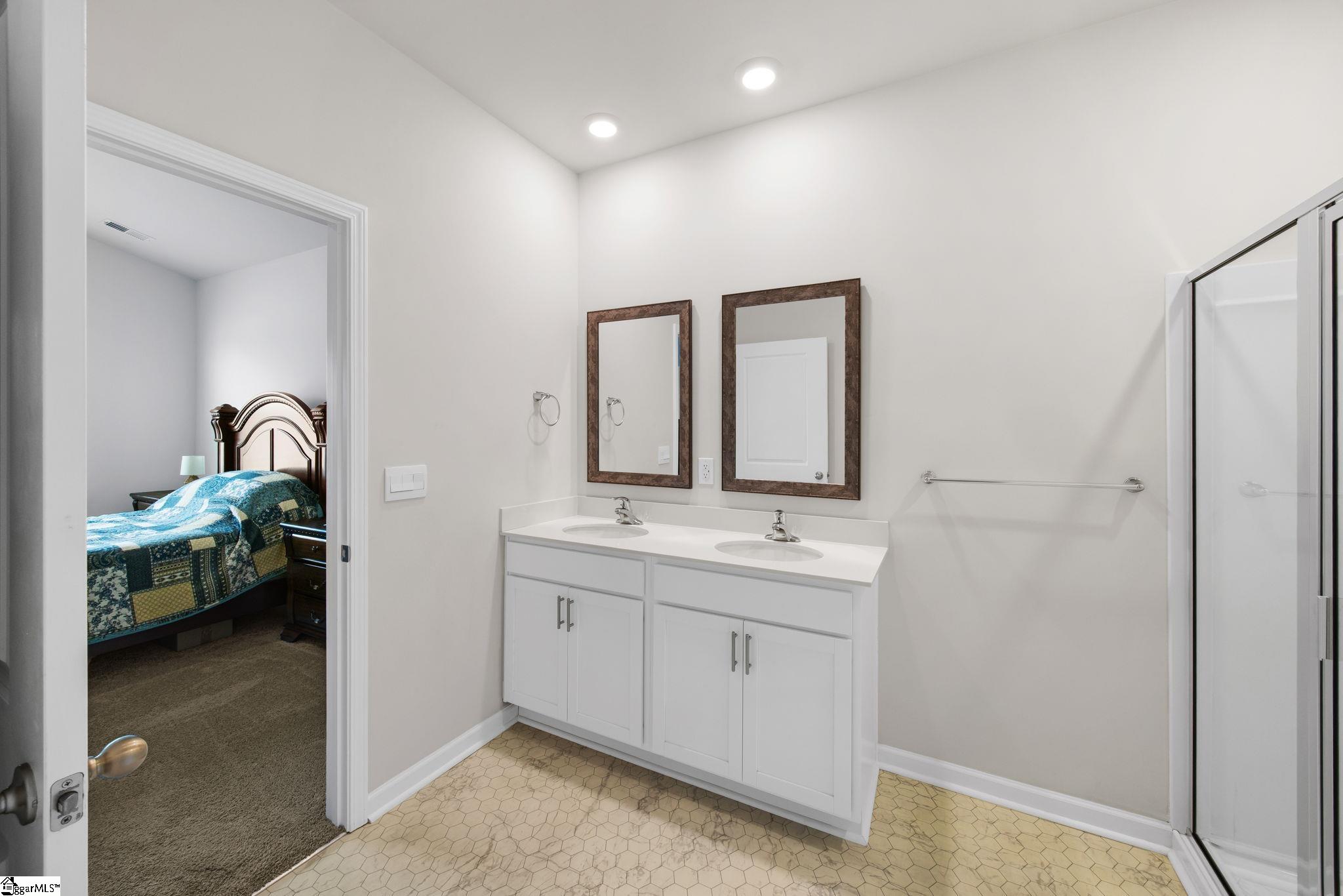 16 Oak Edge Lane
