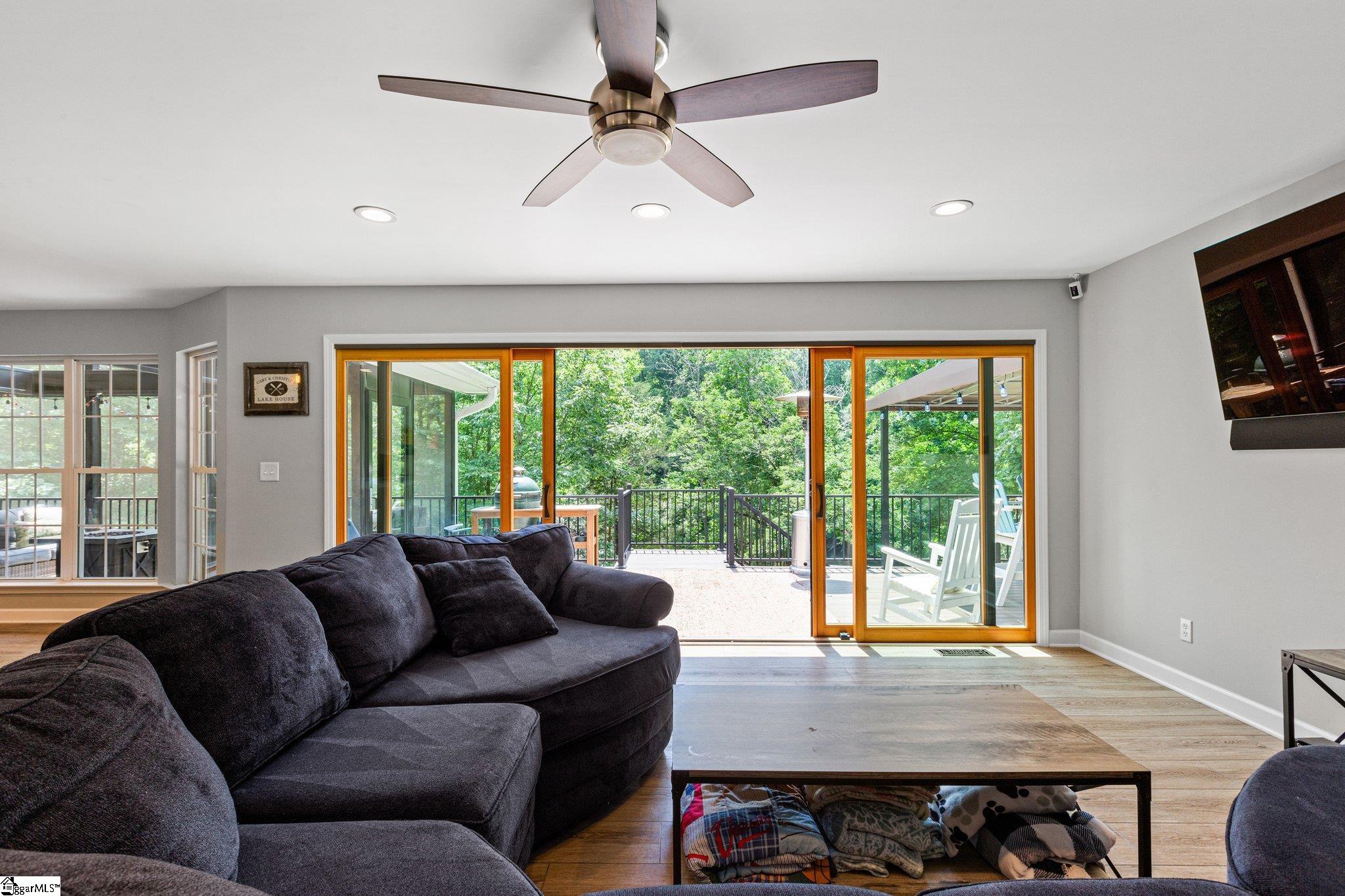 322 Shorecrest Drive