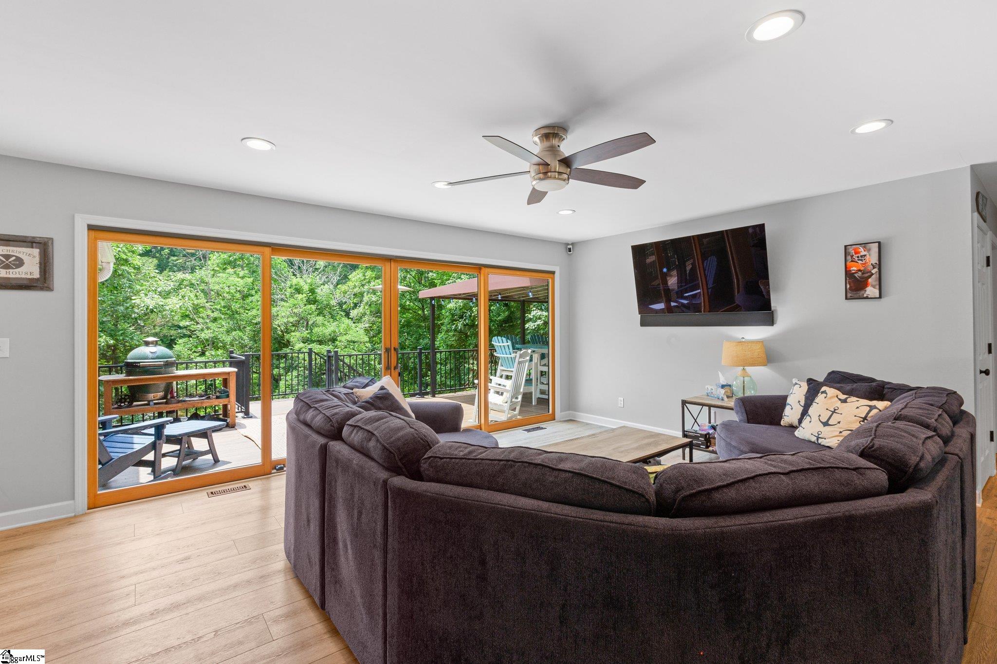 322 Shorecrest Drive