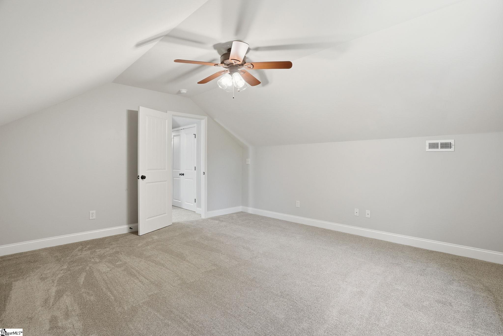 44 Crossland Way
