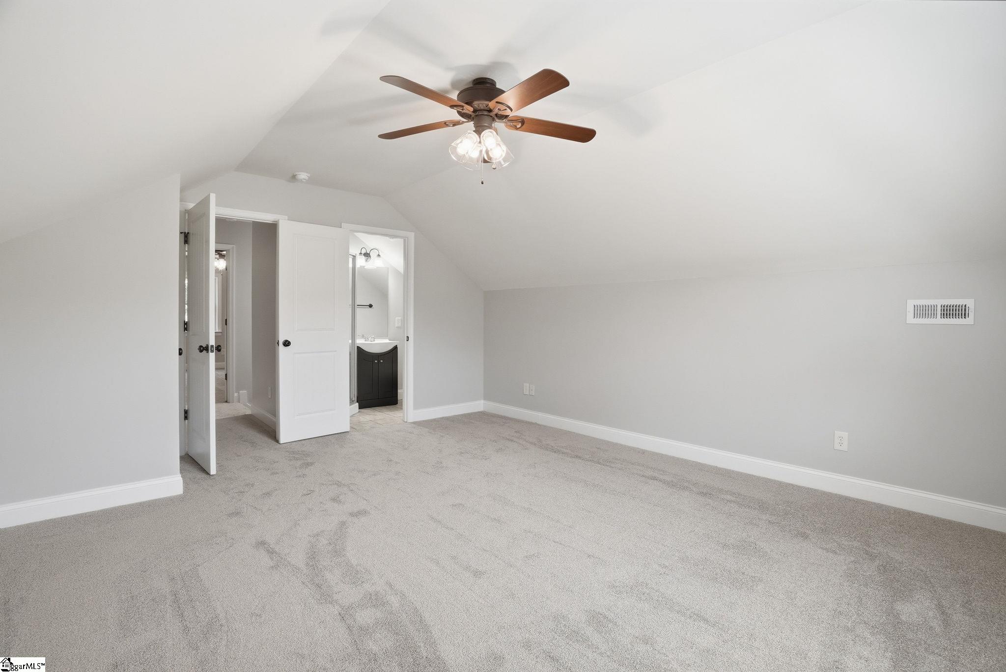 44 Crossland Way